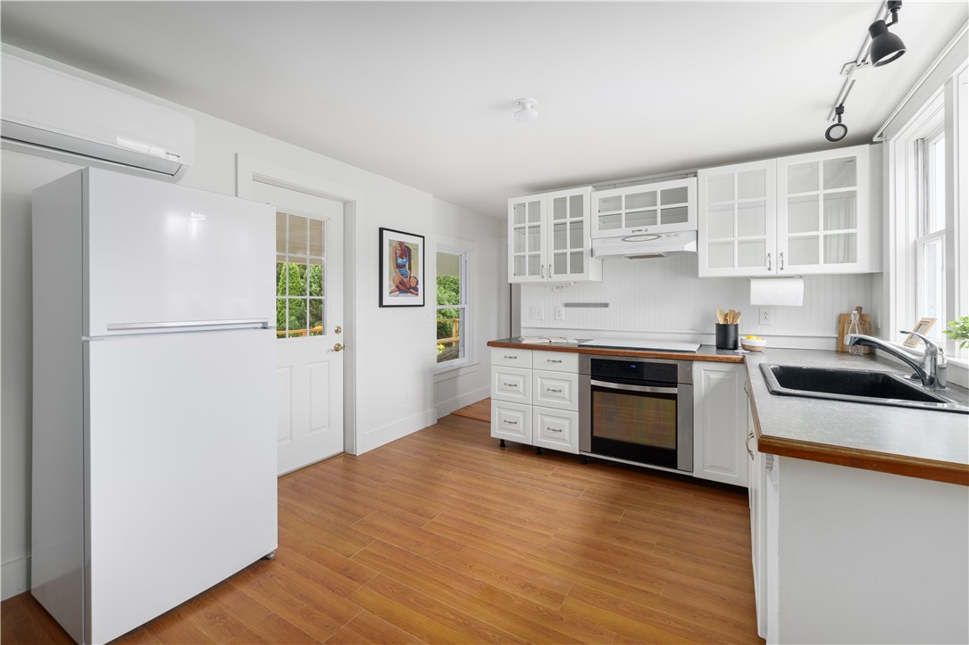 North Kingstown, Rhode Island, 02874, United States, 3 Bedrooms Bedrooms, ,2 BathroomsBathrooms,Residential,For Sale,1895355
