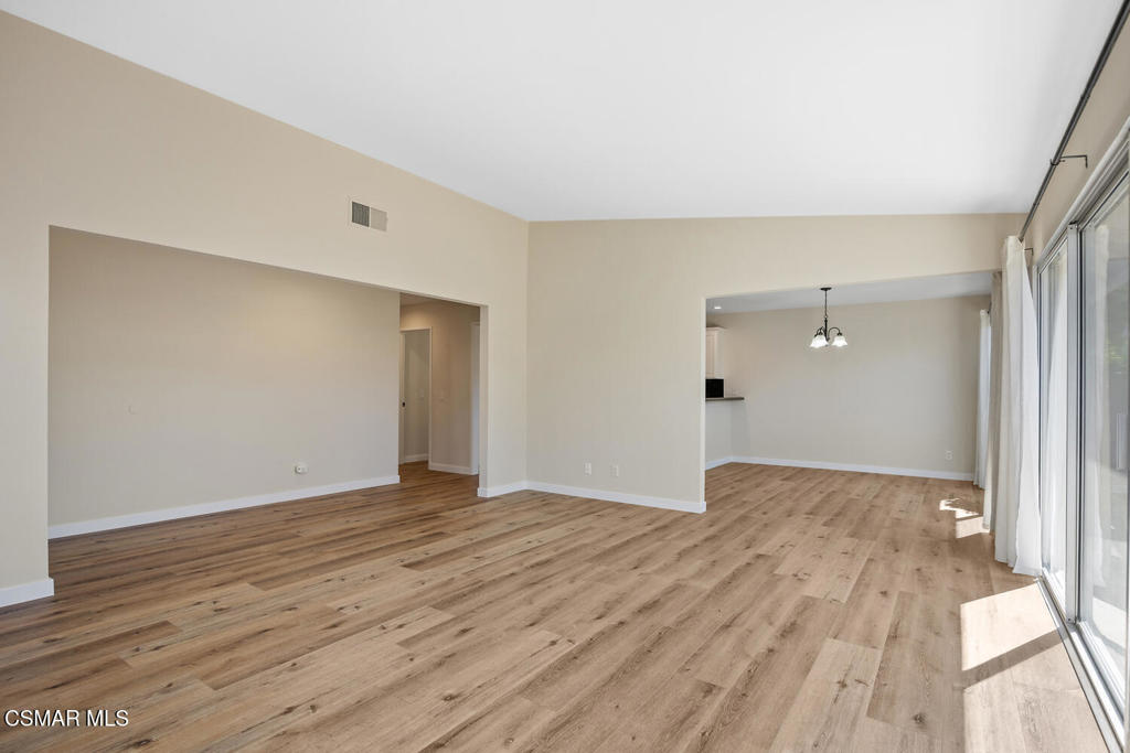 Westlake Village, California, 91361, United States, 3 Bedrooms Bedrooms, ,2 BathroomsBathrooms,Residential,For Sale,1989319