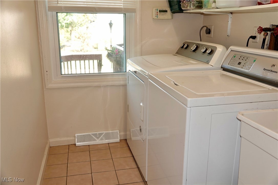 Solon, Ohio, 44139, United States, 4 Bedrooms Bedrooms, ,3 BathroomsBathrooms,Residential,For Sale,1981098