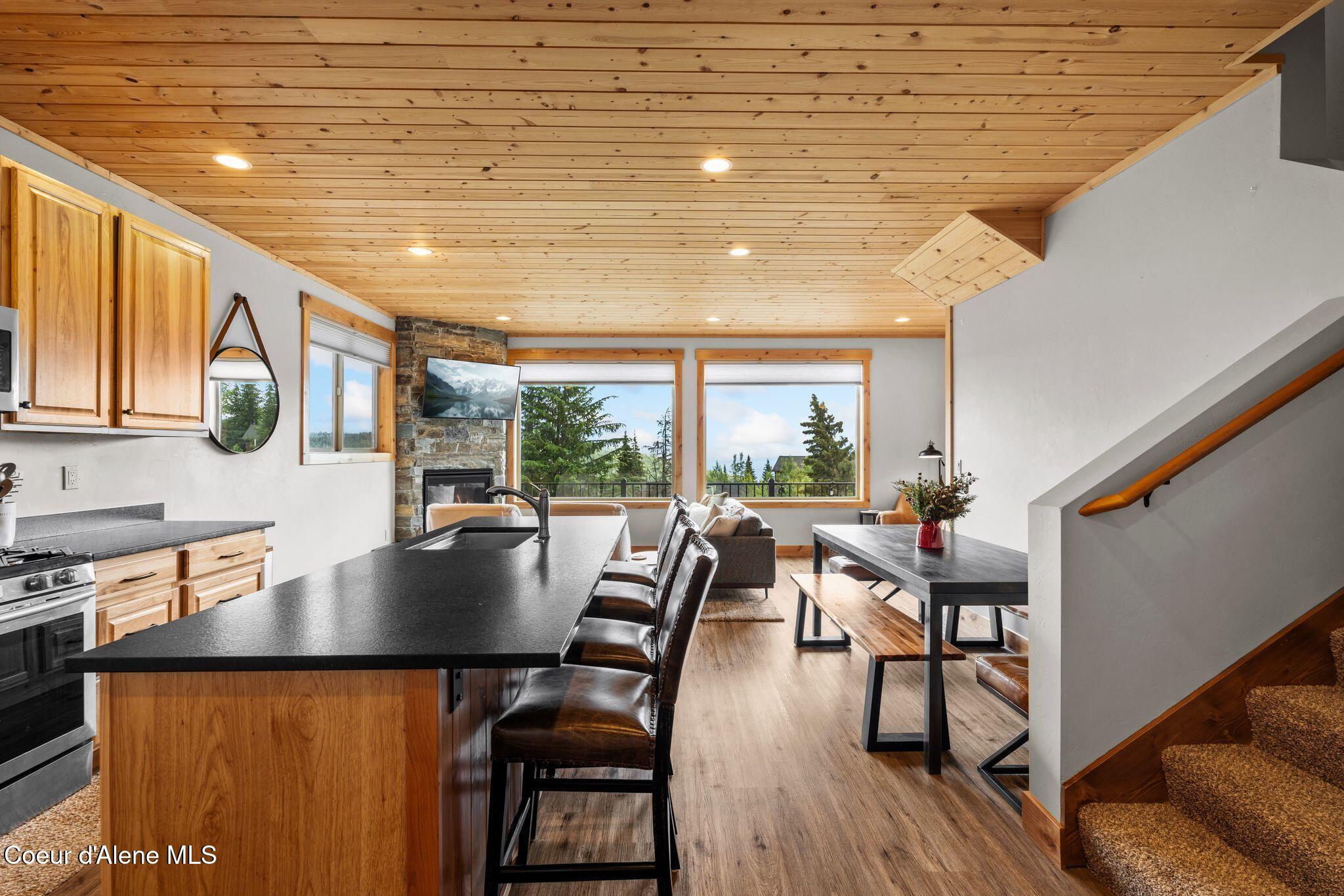 Sandpoint, Idaho, 83864, United States, 3 Bedrooms Bedrooms, ,3 BathroomsBathrooms,Residential,For Sale,1894320