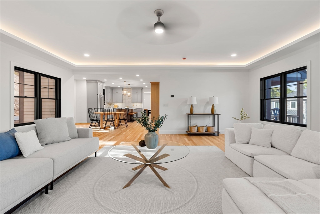 Melrose, Massachusetts, 02176, United States, 5 Bedrooms Bedrooms, ,6 BathroomsBathrooms,Residential,For Sale,1987471