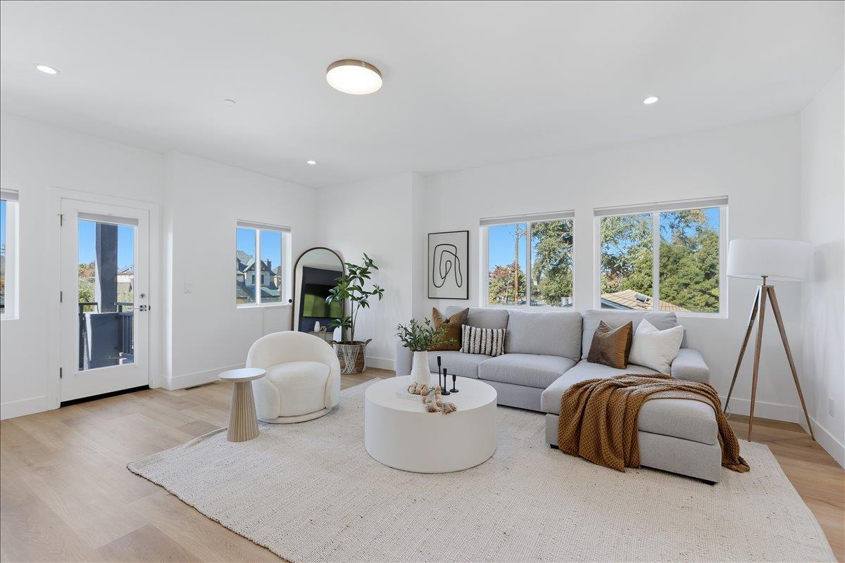 Mountain View, California, 94043, United States, 4 Bedrooms Bedrooms, ,4 BathroomsBathrooms,Residential,For Sale,1989678