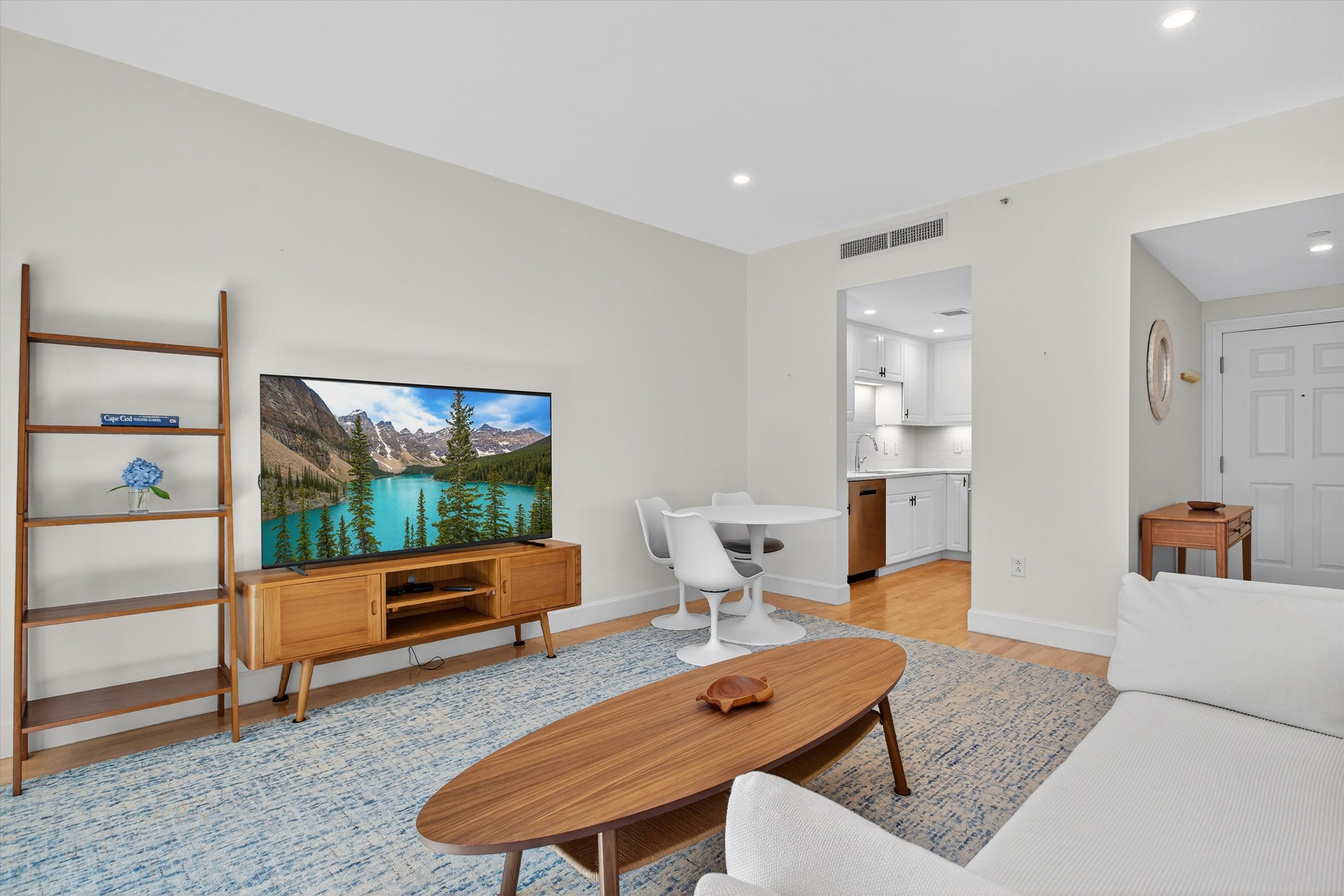  10 Bowdoin Street, Unit 202, Boston, MA, 02114 - 物件實景