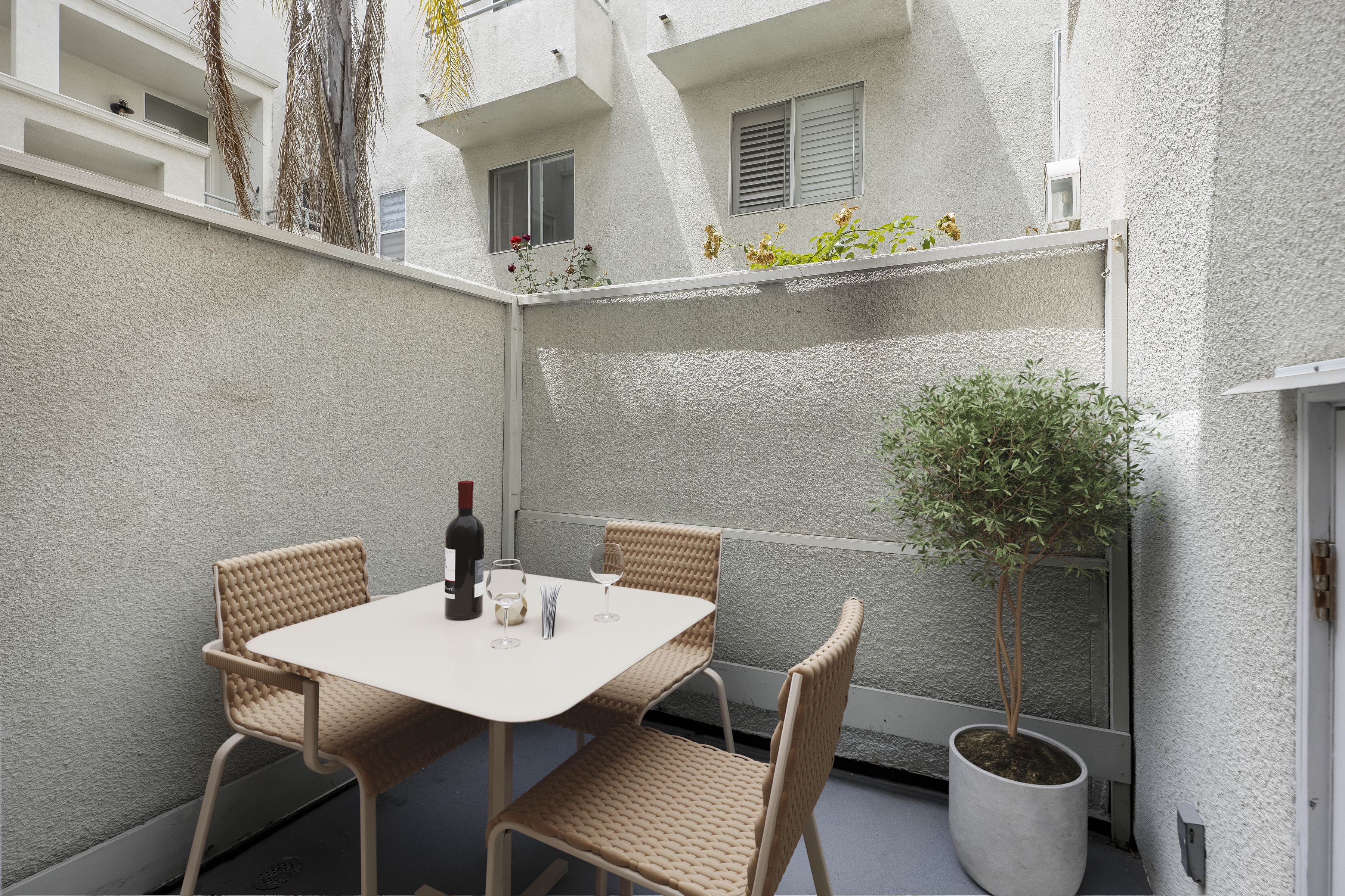  2550 S Centinela Avenue #106 - 物件實景