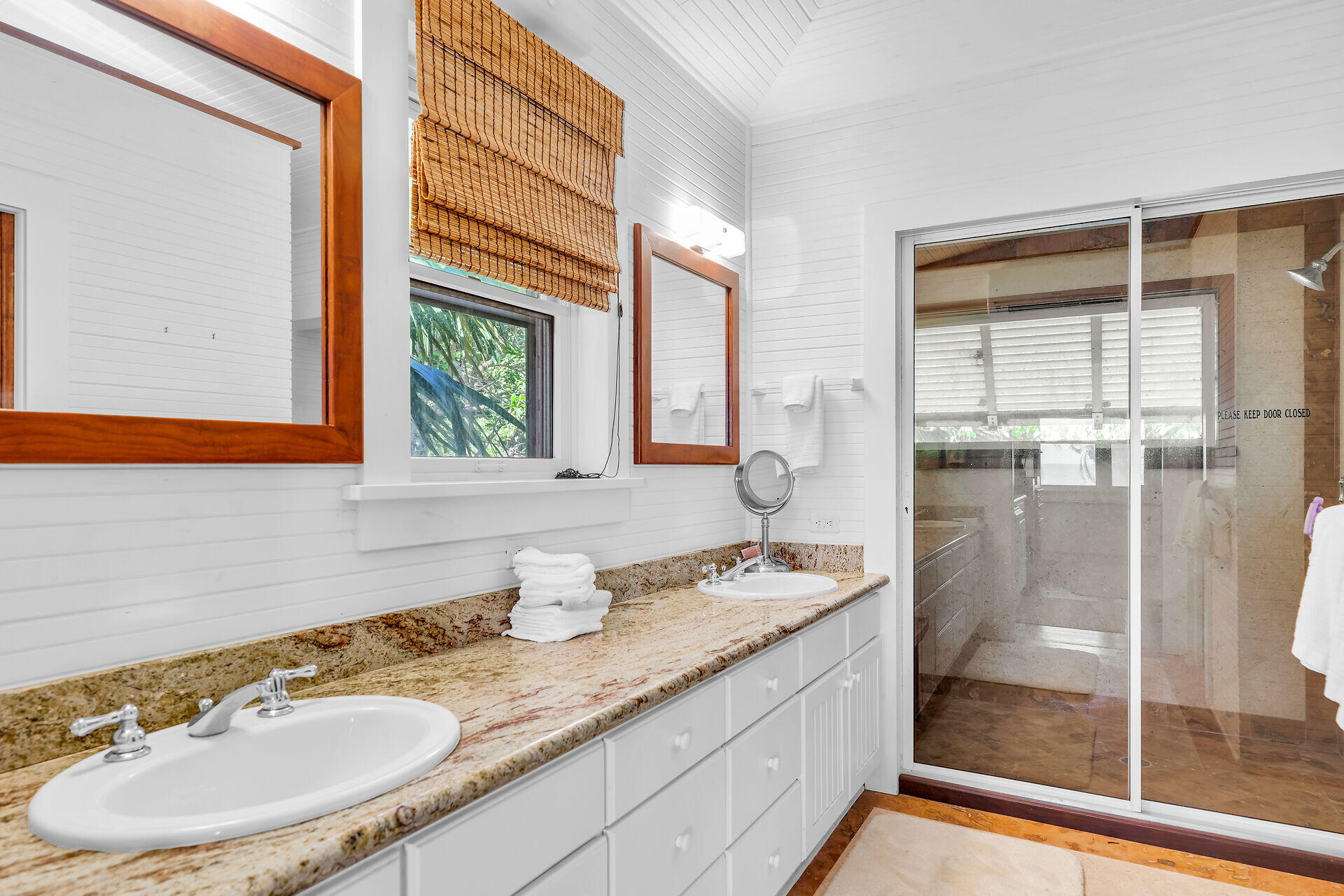 ISLAMORADA, Florida, 33070, United States, 3 Bedrooms Bedrooms, ,3 BathroomsBathrooms,Residential,For Sale,1837711