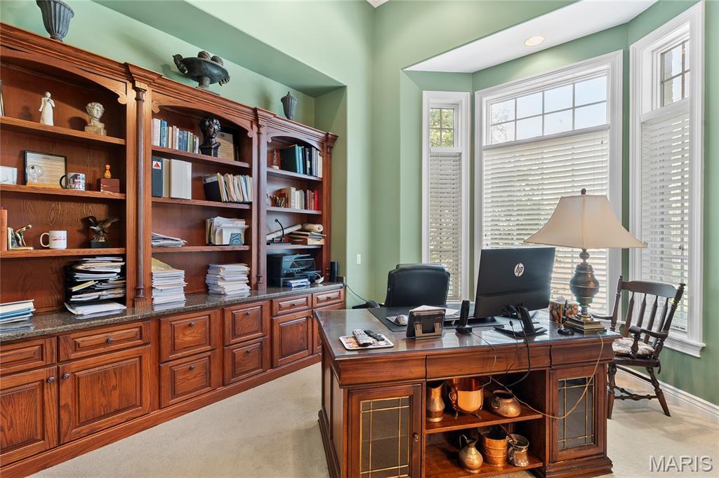 Charleston, Missouri, 63834, United States, 4 Bedrooms Bedrooms, ,6 BathroomsBathrooms,Residential,For Sale,1974839