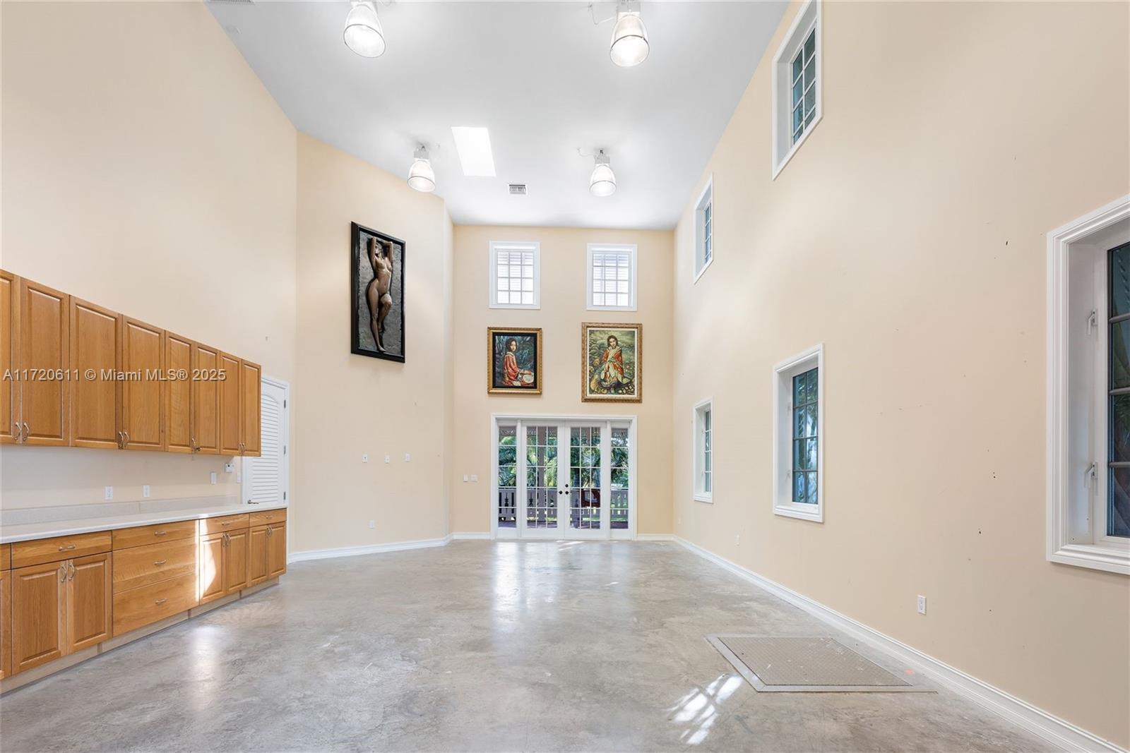 Marathon, Florida, 33050, United States, 5 Bedrooms Bedrooms, ,9 BathroomsBathrooms,Residential,For Sale,1933617