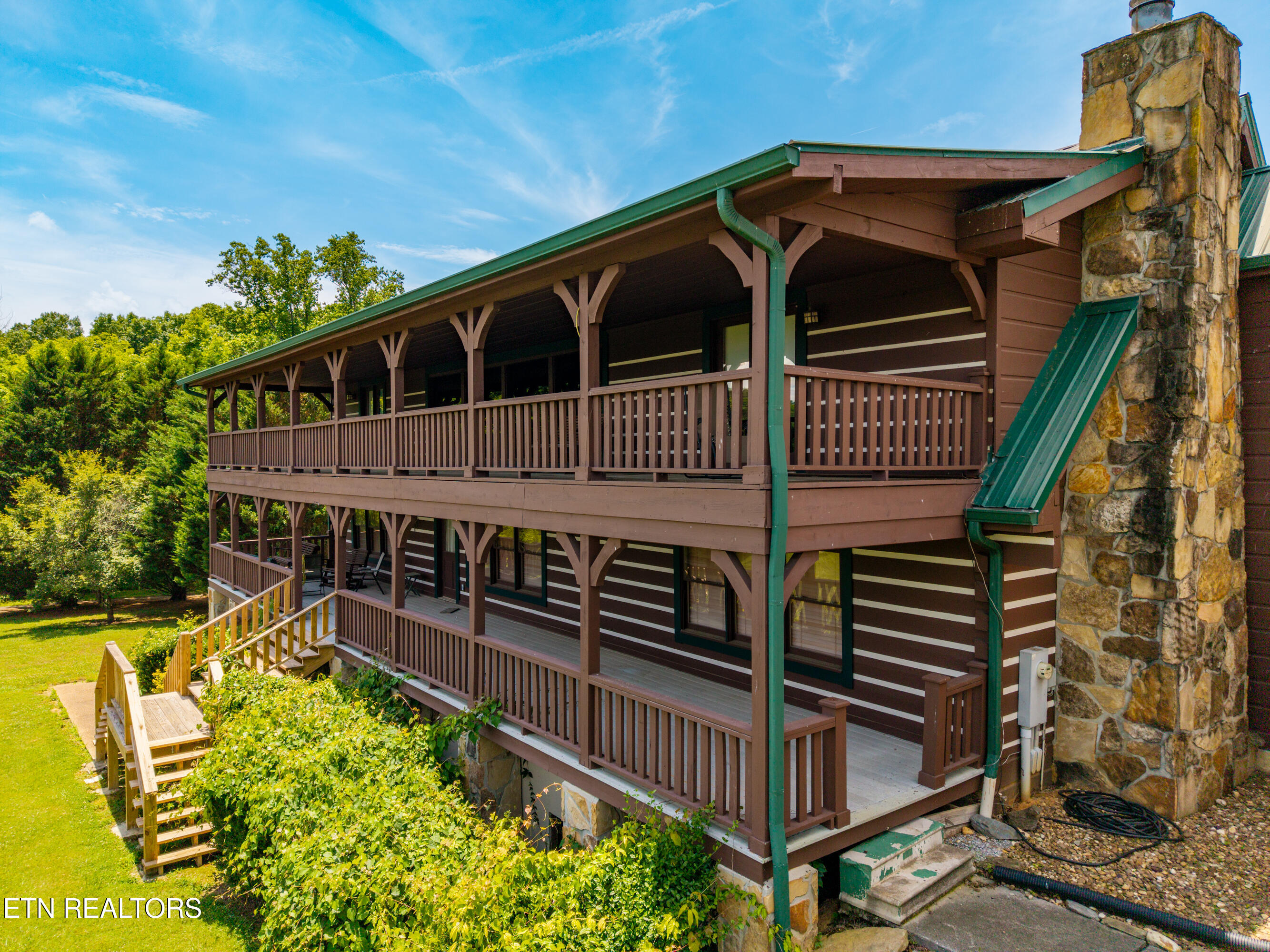 Vonore, Tennessee, 37885, United States, 3 Bedrooms Bedrooms, ,4 BathroomsBathrooms,Residential,For Sale,2048933