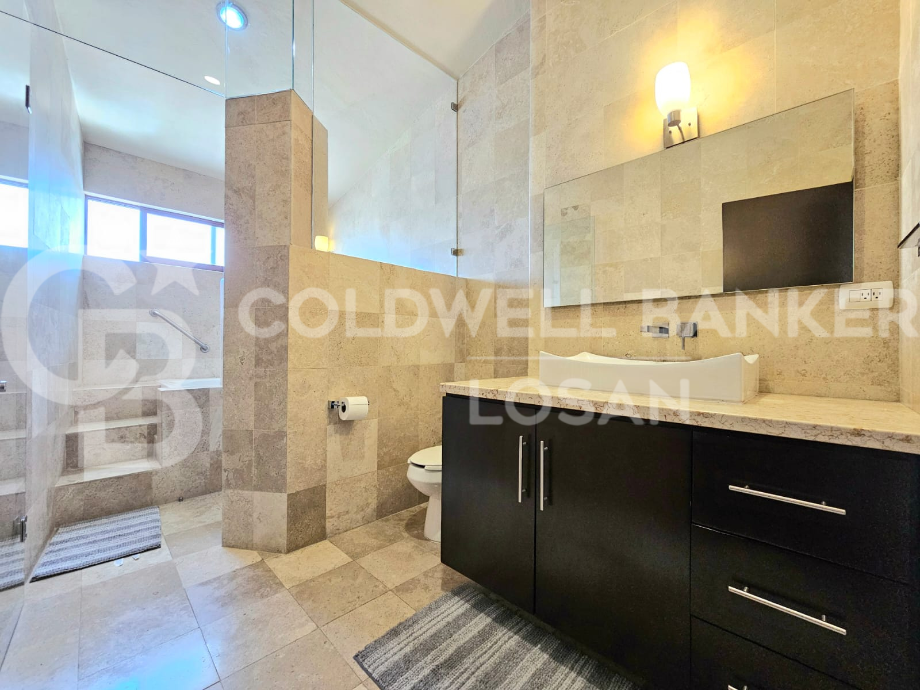 Naucalpan de Juárez, Estado de méxico, 53297, Mexico, 3 Bedrooms Bedrooms, ,3 BathroomsBathrooms,Residential,For Sale,1916979