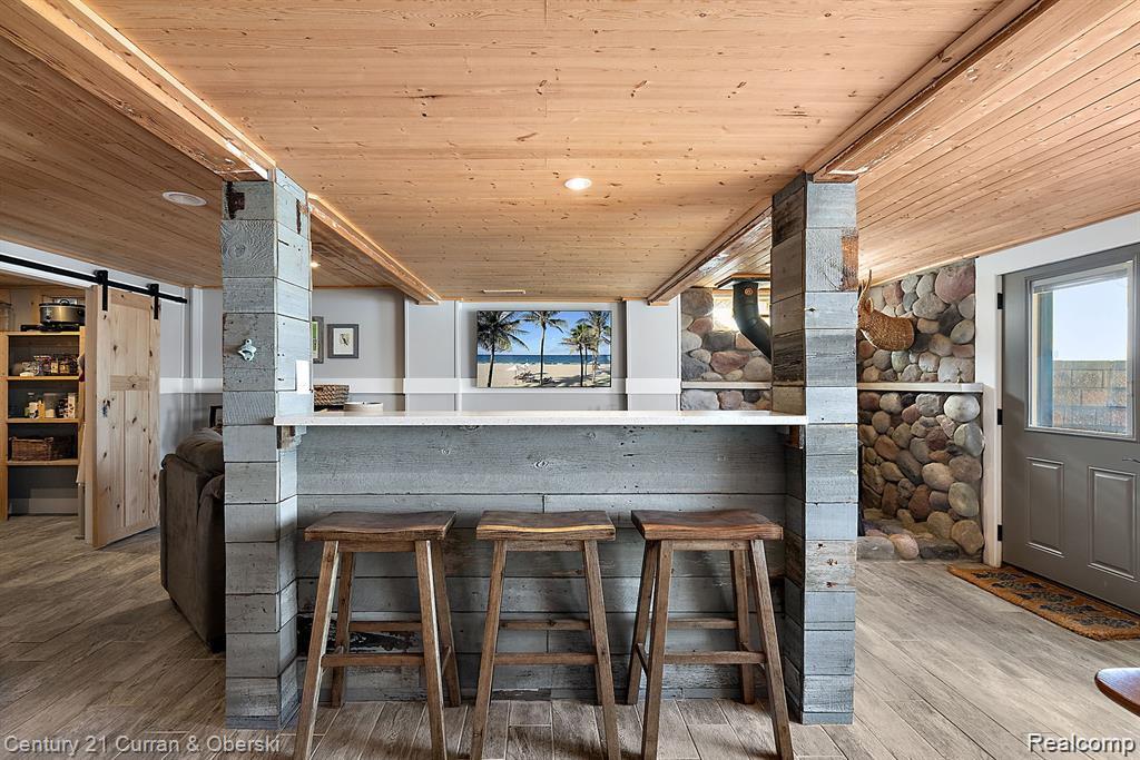 Jackson, Michigan, 49201, United States, 3 Bedrooms Bedrooms, ,2 BathroomsBathrooms,Residential,For Sale,1982188