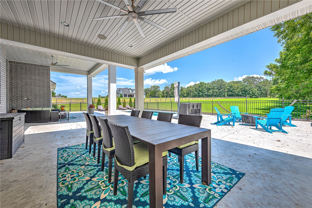 Bentonville, Arkansas, 72713, United States, 4 Bedrooms Bedrooms, ,5 BathroomsBathrooms,Residential,For Sale,1950806