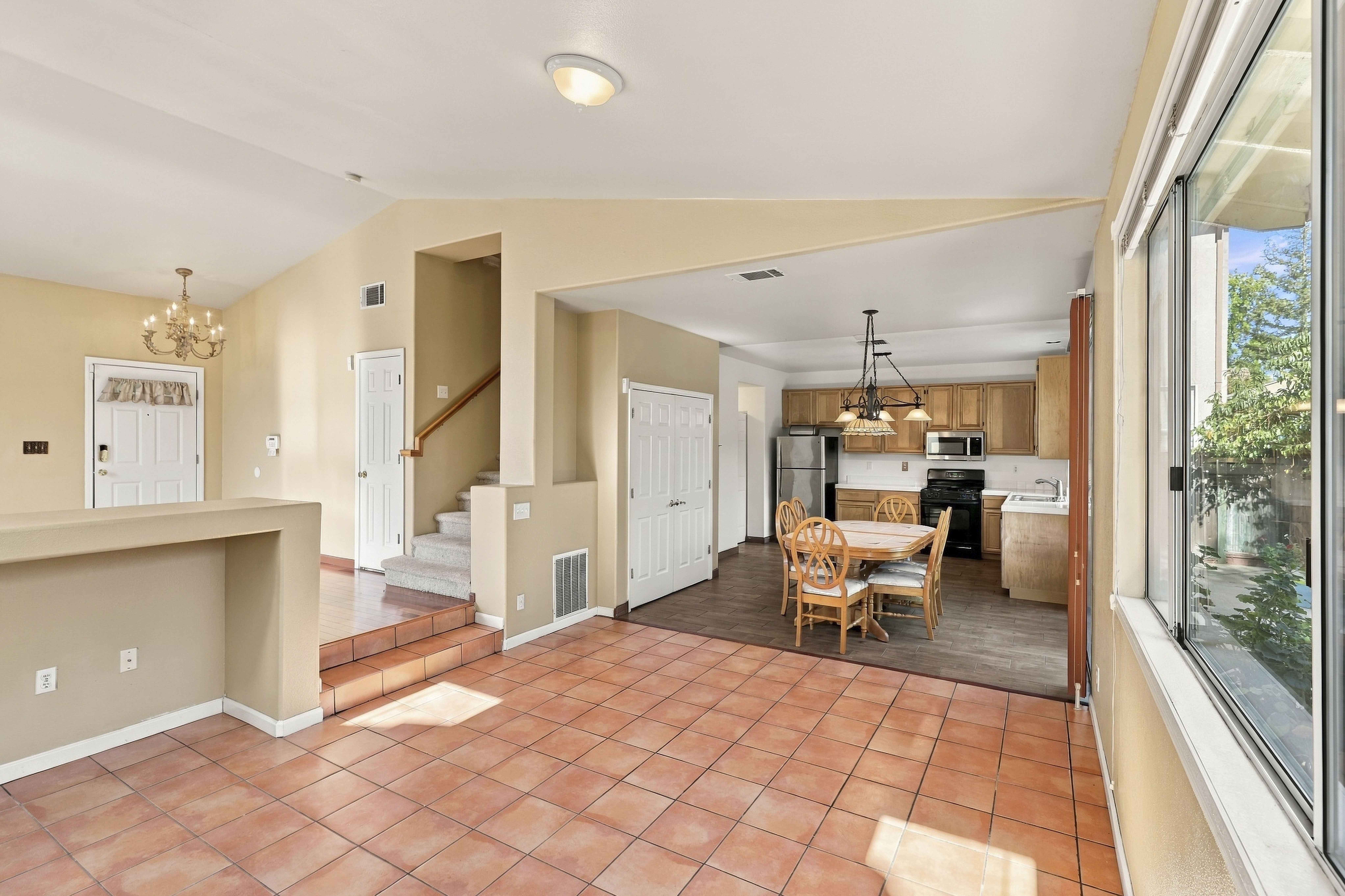  Move-In-Ready Home in Antioch - 物件實景