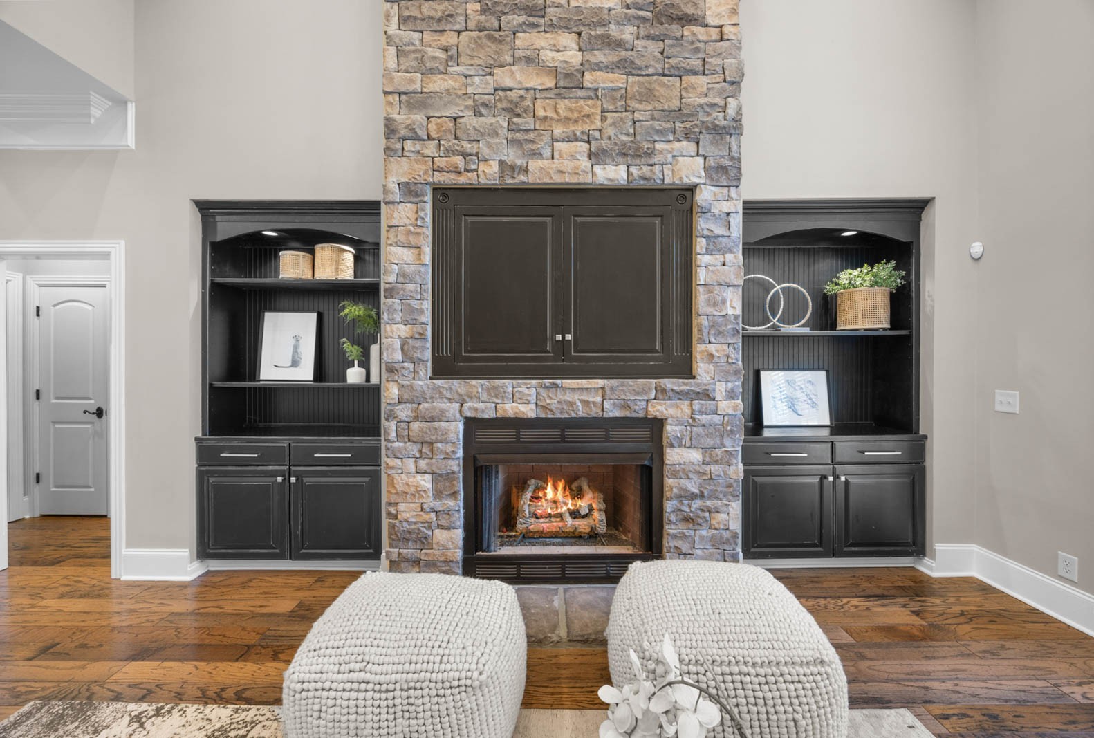 Clarksville, Tennessee, 37043, United States, 4 Bedrooms Bedrooms, ,5 BathroomsBathrooms,Residential,For Sale,1997798