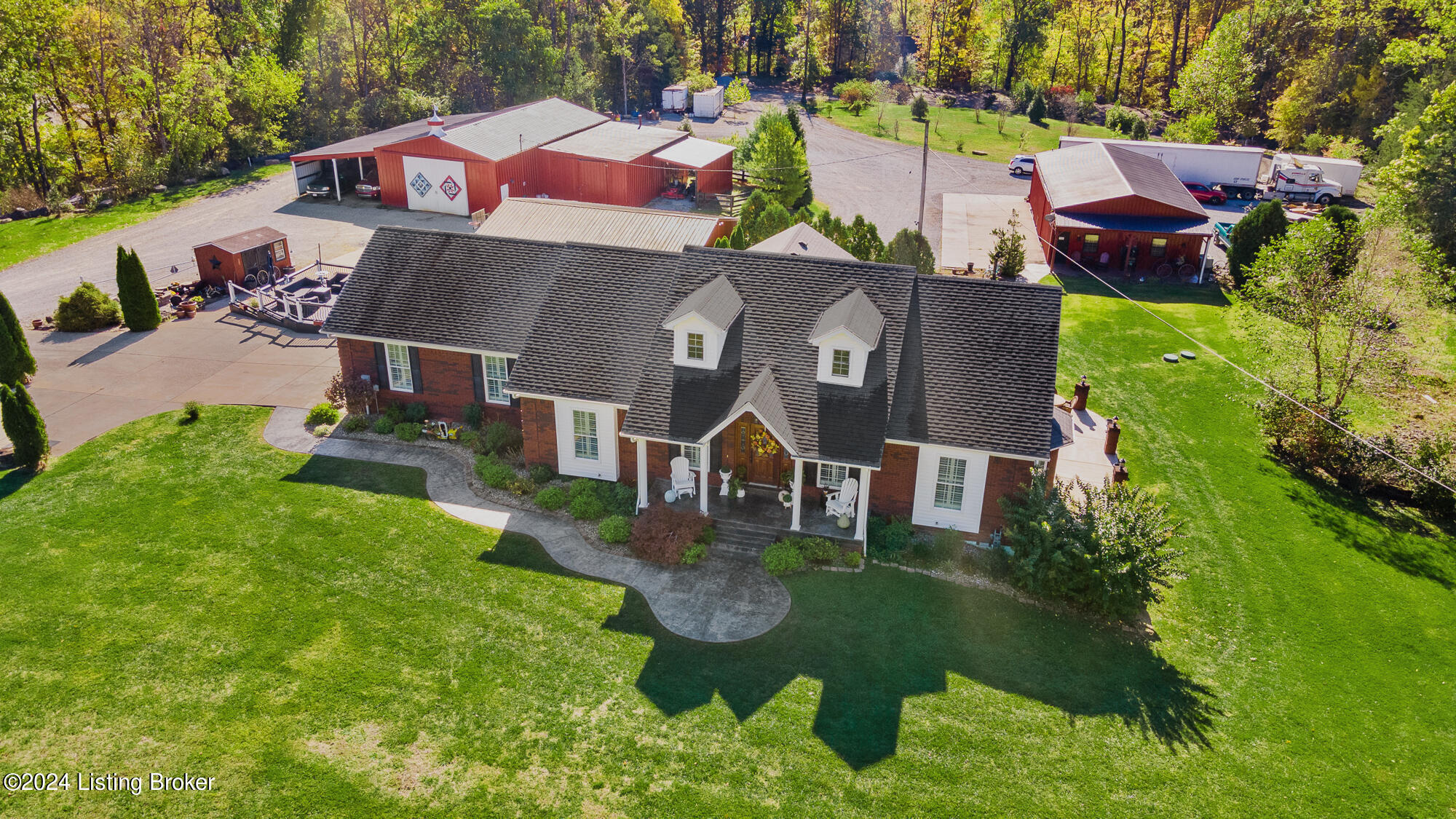 La Grange, Kentucky, 40031, United States, 5 Bedrooms Bedrooms, ,3 BathroomsBathrooms,Residential,For Sale,1793584