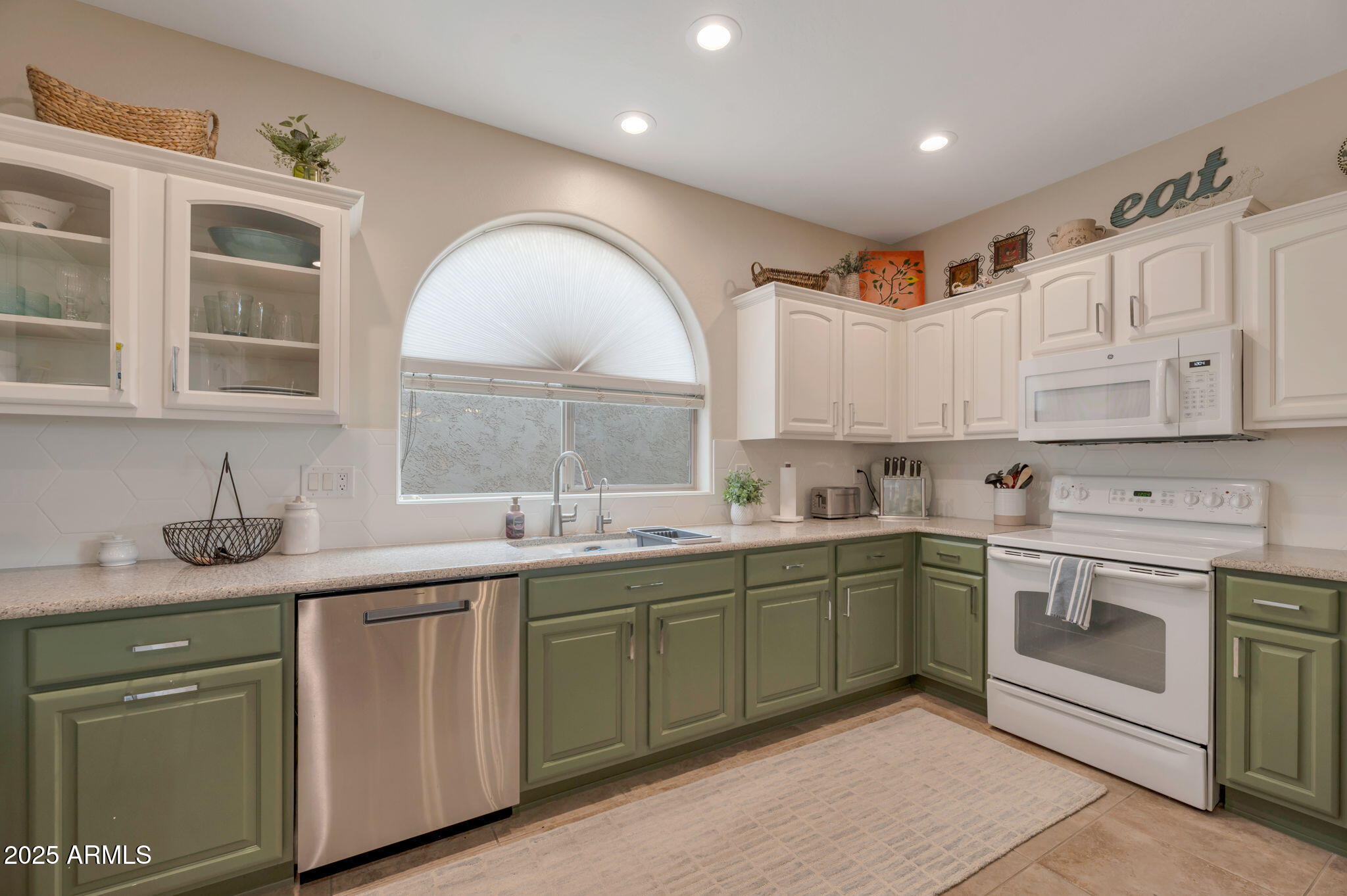 Gilbert, Arizona, 85298, United States, 2 Bedrooms Bedrooms, ,2 BathroomsBathrooms,Residential,For Sale,1999151