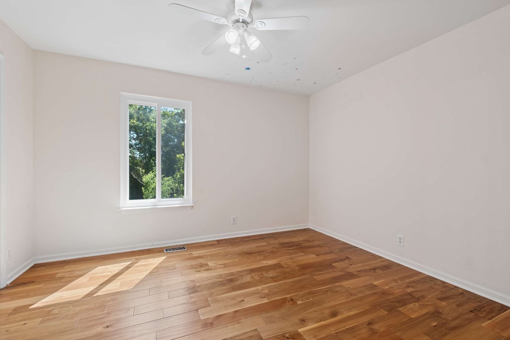  909 Buckskin Ct, Nashville, TN, 37221 - 物件實景