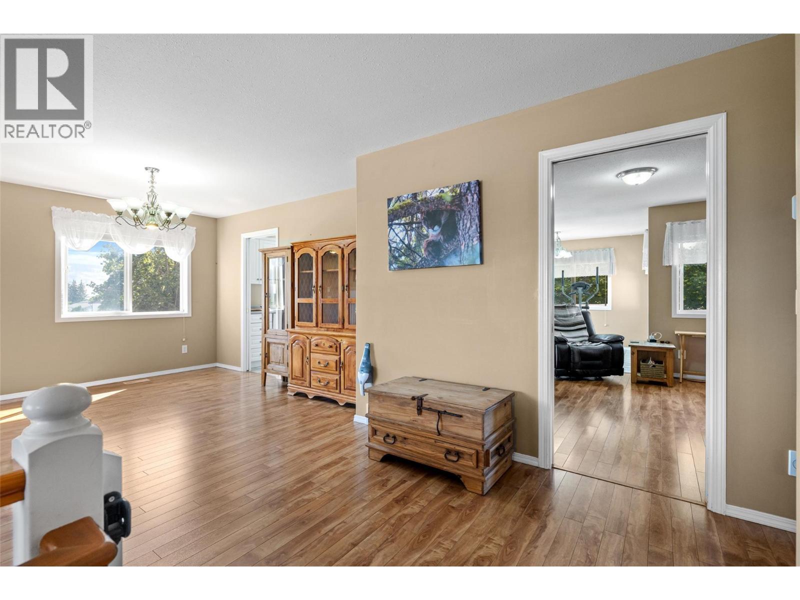 LAKE COUNTRY, British Columbia, V4V 1J1, CA, 5 Bedrooms Bedrooms, ,3 BathroomsBathrooms,Residential,For Sale,1950737