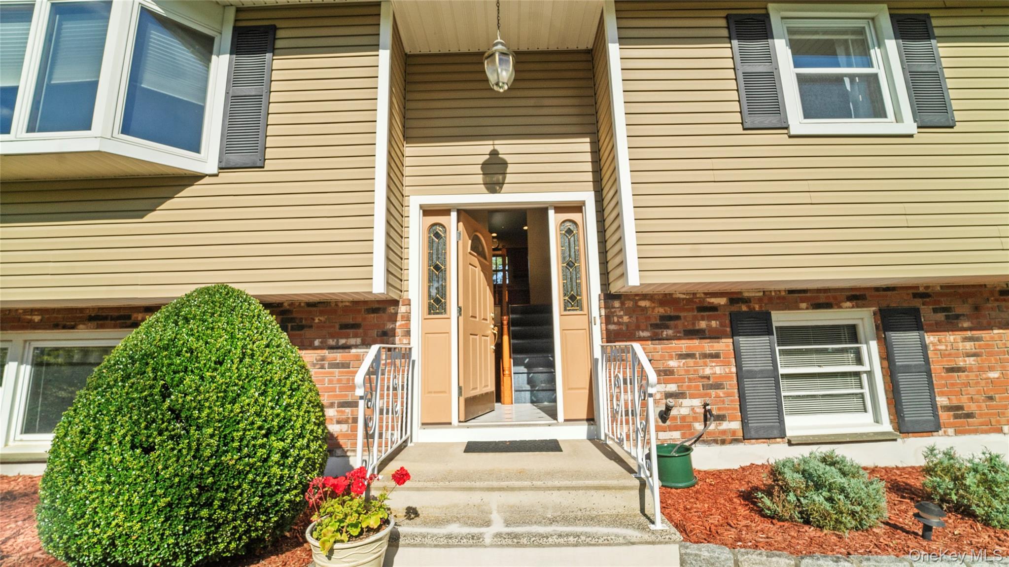 Yorktown Heights, New York, 10598, United States, 3 Bedrooms Bedrooms, ,2 BathroomsBathrooms,Residential,For Sale,1940406