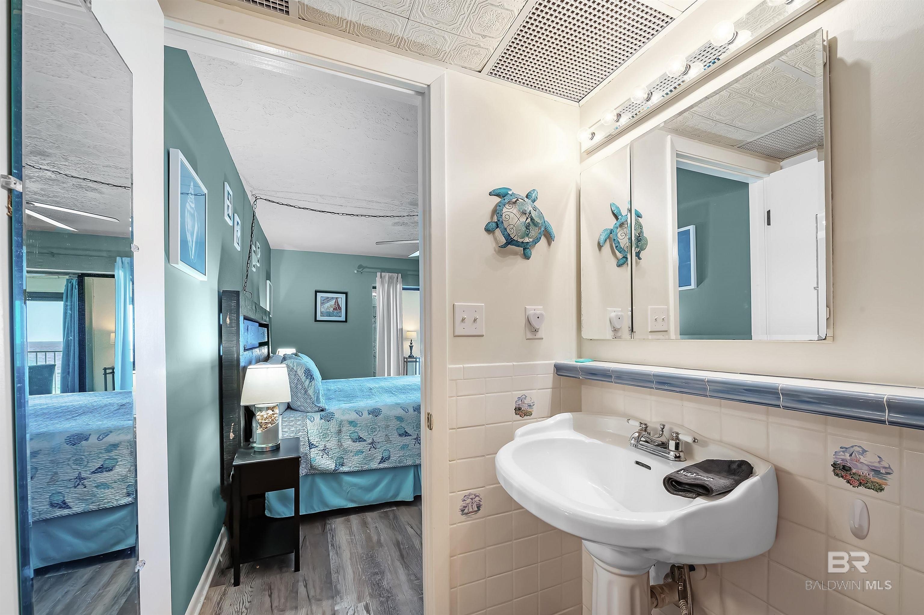 Gulf Shores, Alabama, 36542, United States, 2 Bedrooms Bedrooms, ,2 BathroomsBathrooms,Residential,For Sale,1982697