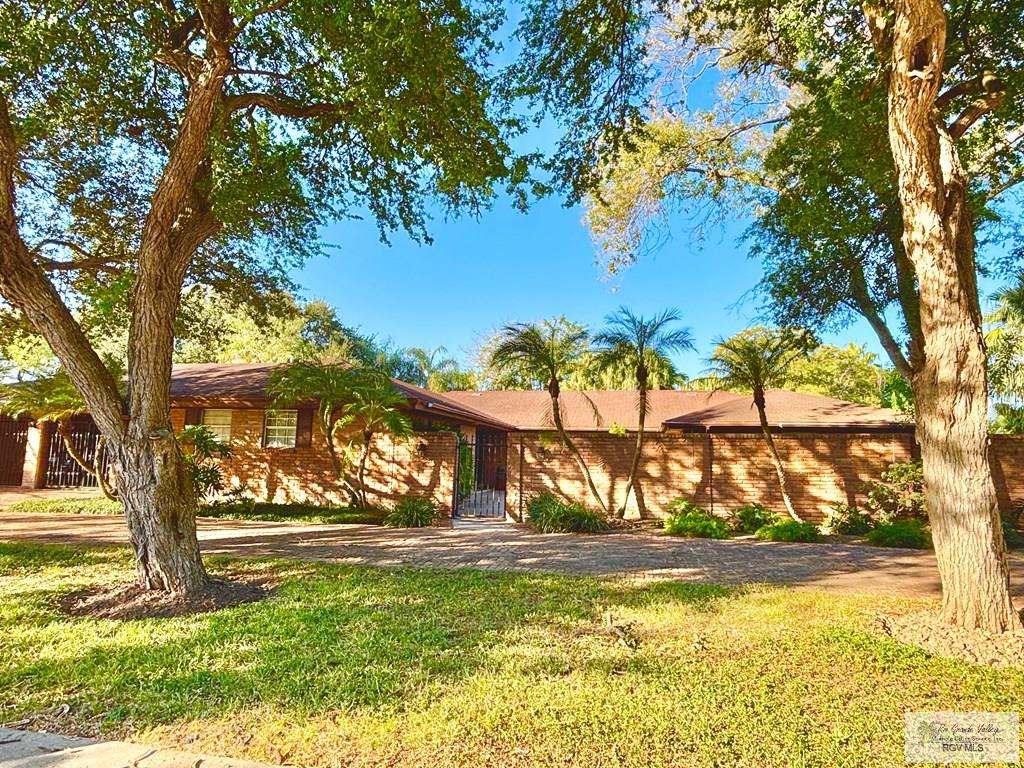 Brownsville, Texas, 78521, United States, 4 Bedrooms Bedrooms, ,4 BathroomsBathrooms,Residential,For Sale,1991275