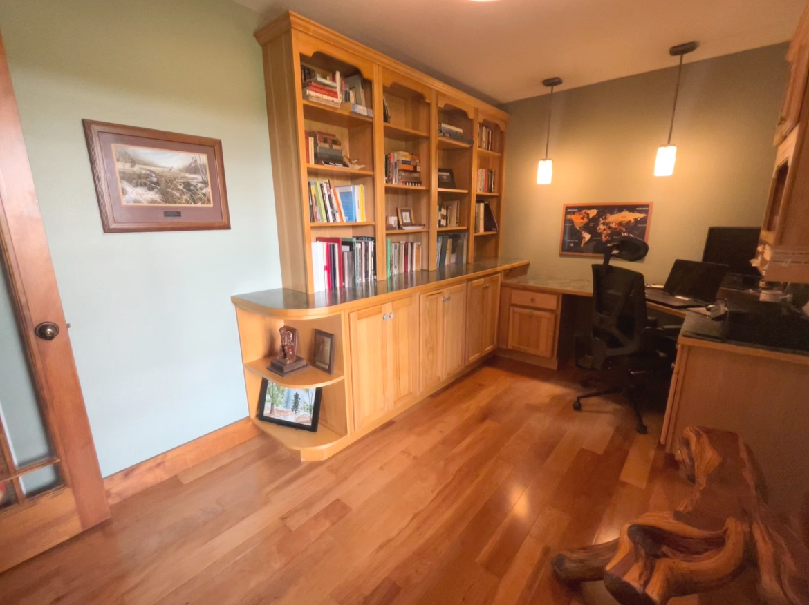 Chillicothe, Missouri, 64601, United States, 3 Bedrooms Bedrooms, ,3 BathroomsBathrooms,Residential,For Sale,1924445