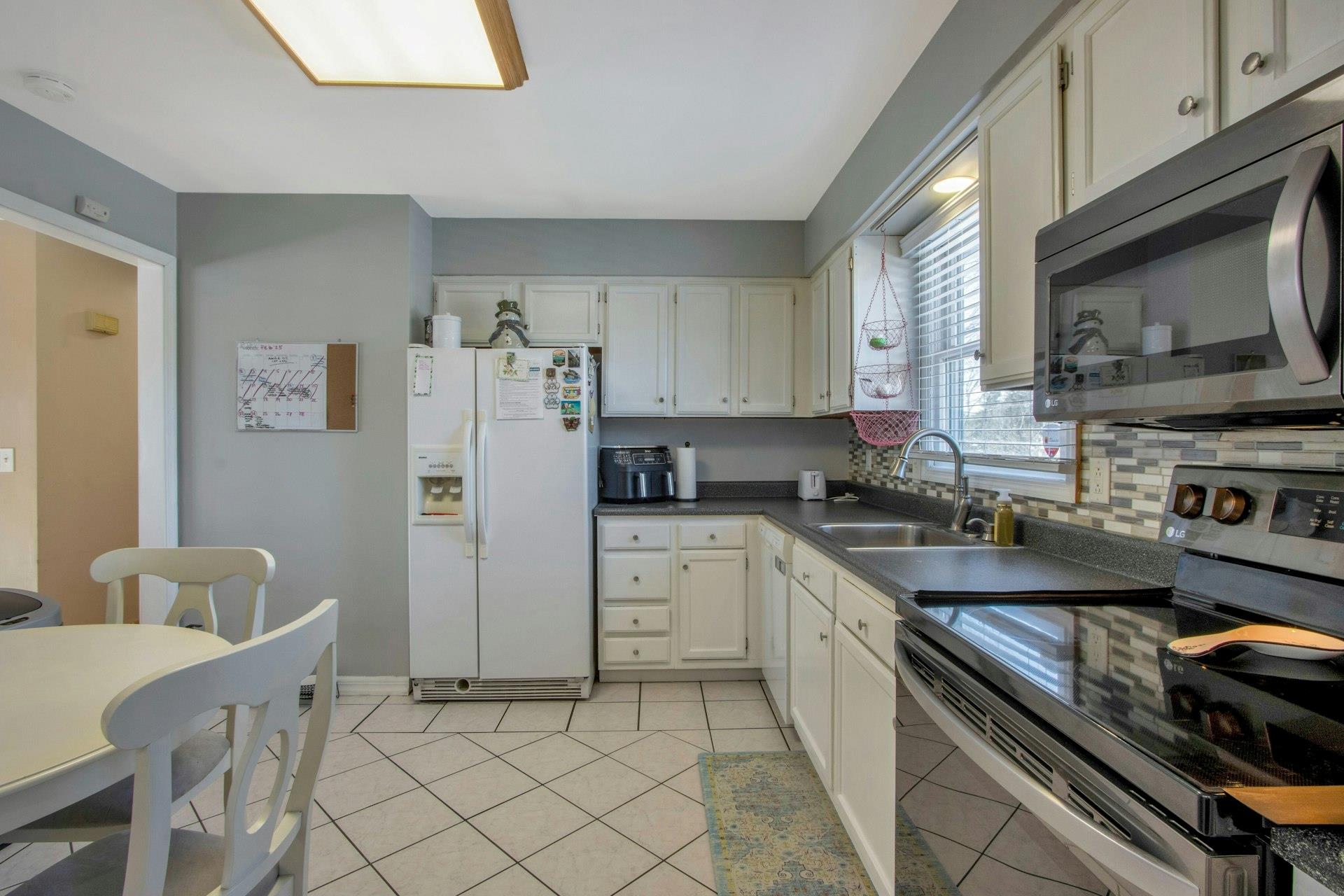 Washingtonville, New York, 10992, United States, 4 Bedrooms Bedrooms, ,2 BathroomsBathrooms,Residential,For Sale,1888612