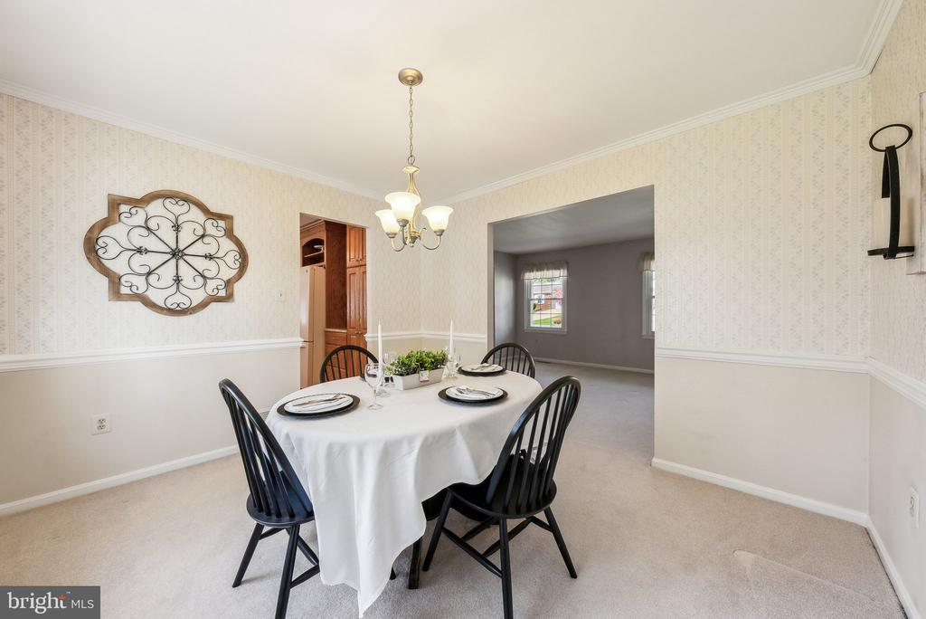 Springfield, Virginia, 22153, United States, 3 Bedrooms Bedrooms, ,3 BathroomsBathrooms,Residential,For Sale,1895799