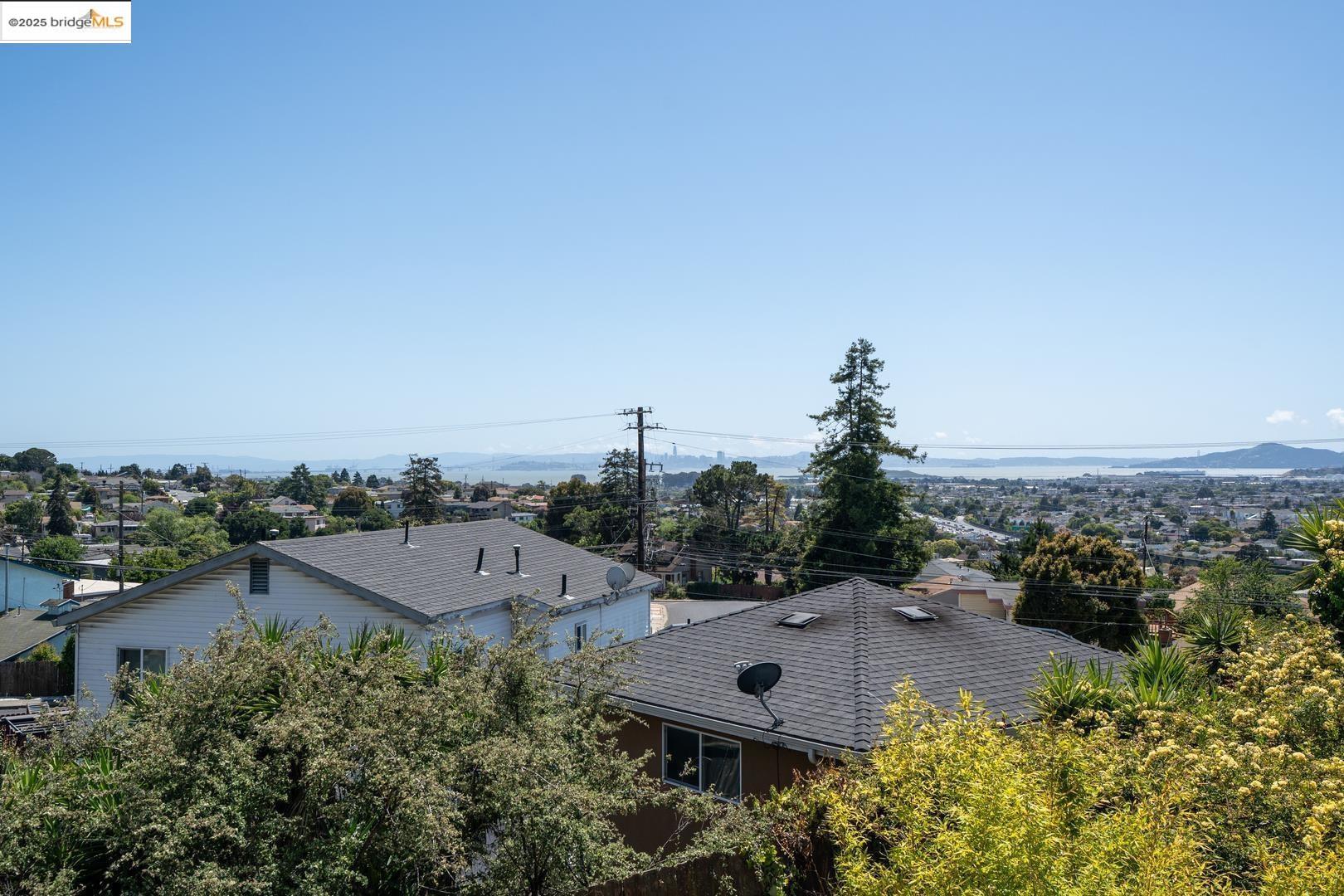 Richmond, California, 94805, United States, 5 Bedrooms Bedrooms, ,2 BathroomsBathrooms,Residential,For Sale,1895644