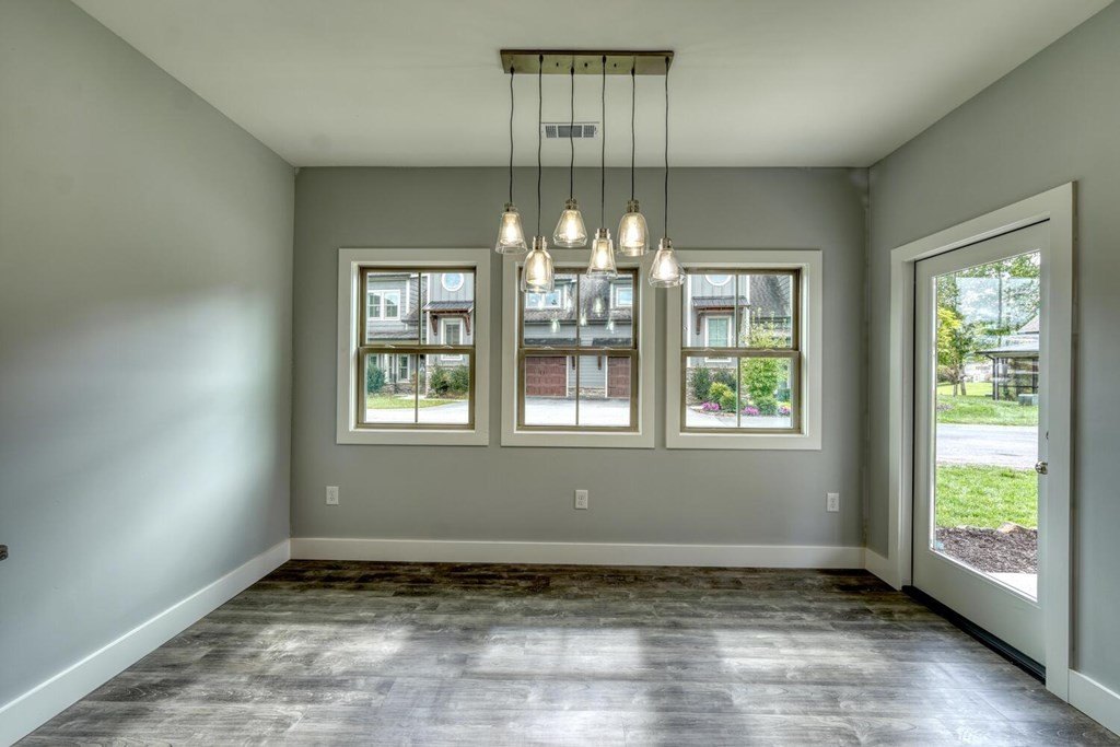 Hiawassee, Georgia, 30546, United States, 3 Bedrooms Bedrooms, ,3 BathroomsBathrooms,Residential,For Sale,1982647