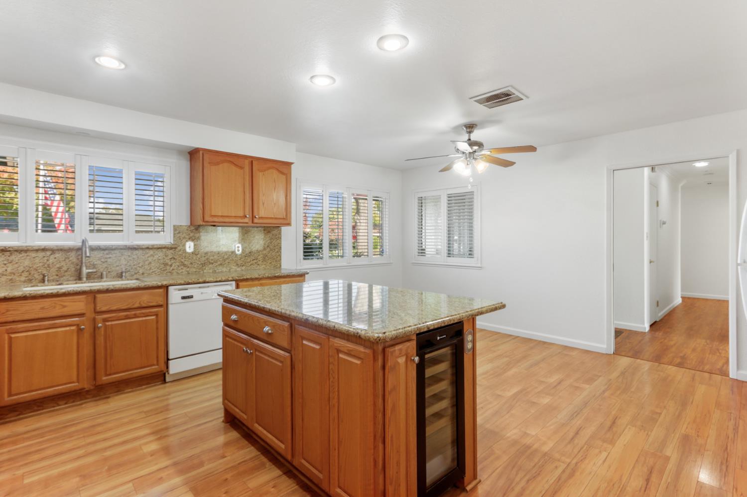 Elk Grove, California, 95624, United States, 4 Bedrooms Bedrooms, ,3 BathroomsBathrooms,Residential,For Sale,1987914