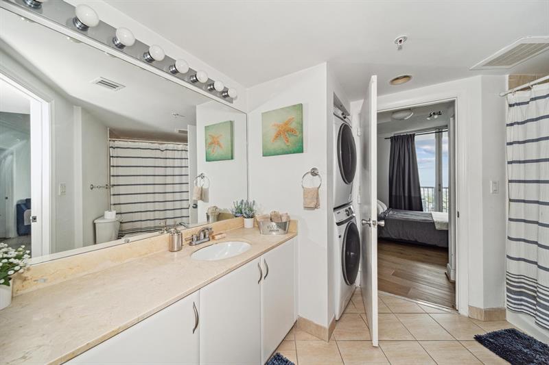 Miami, Florida, 33132, United States, 2 Bedrooms Bedrooms, ,2 BathroomsBathrooms,Residential,For Sale,1793358