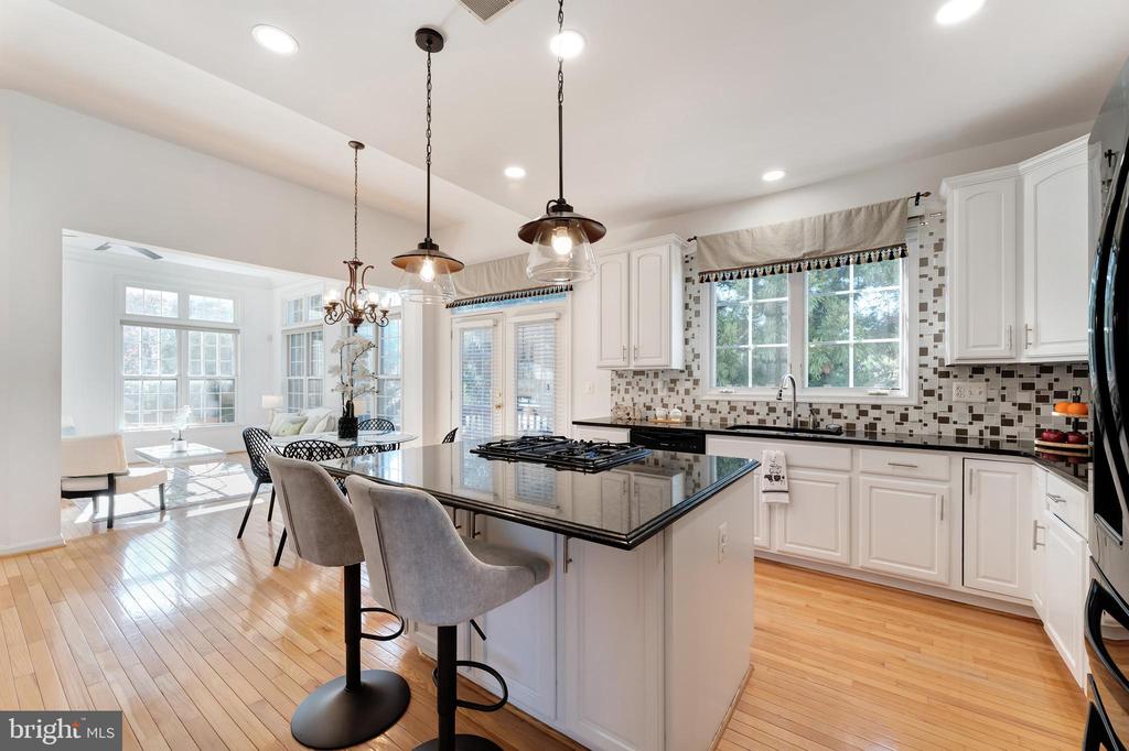 Lorton, Virginia, 22079, United States, 5 Bedrooms Bedrooms, ,4 BathroomsBathrooms,Residential,For Sale,2001485