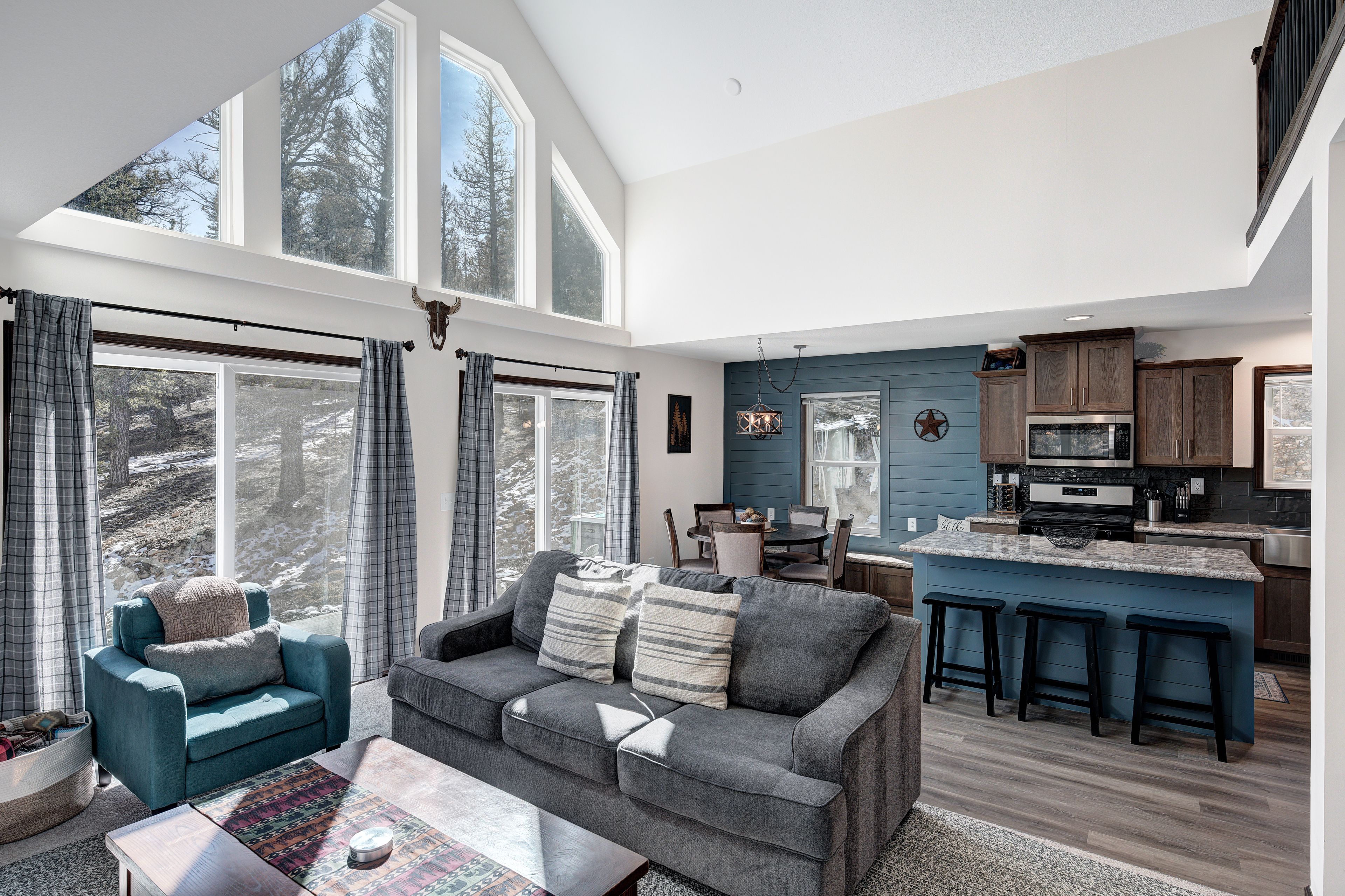  Escape to the Beauty of Redhill Forest in this Turnkey Mountain Retreat - 物件實景