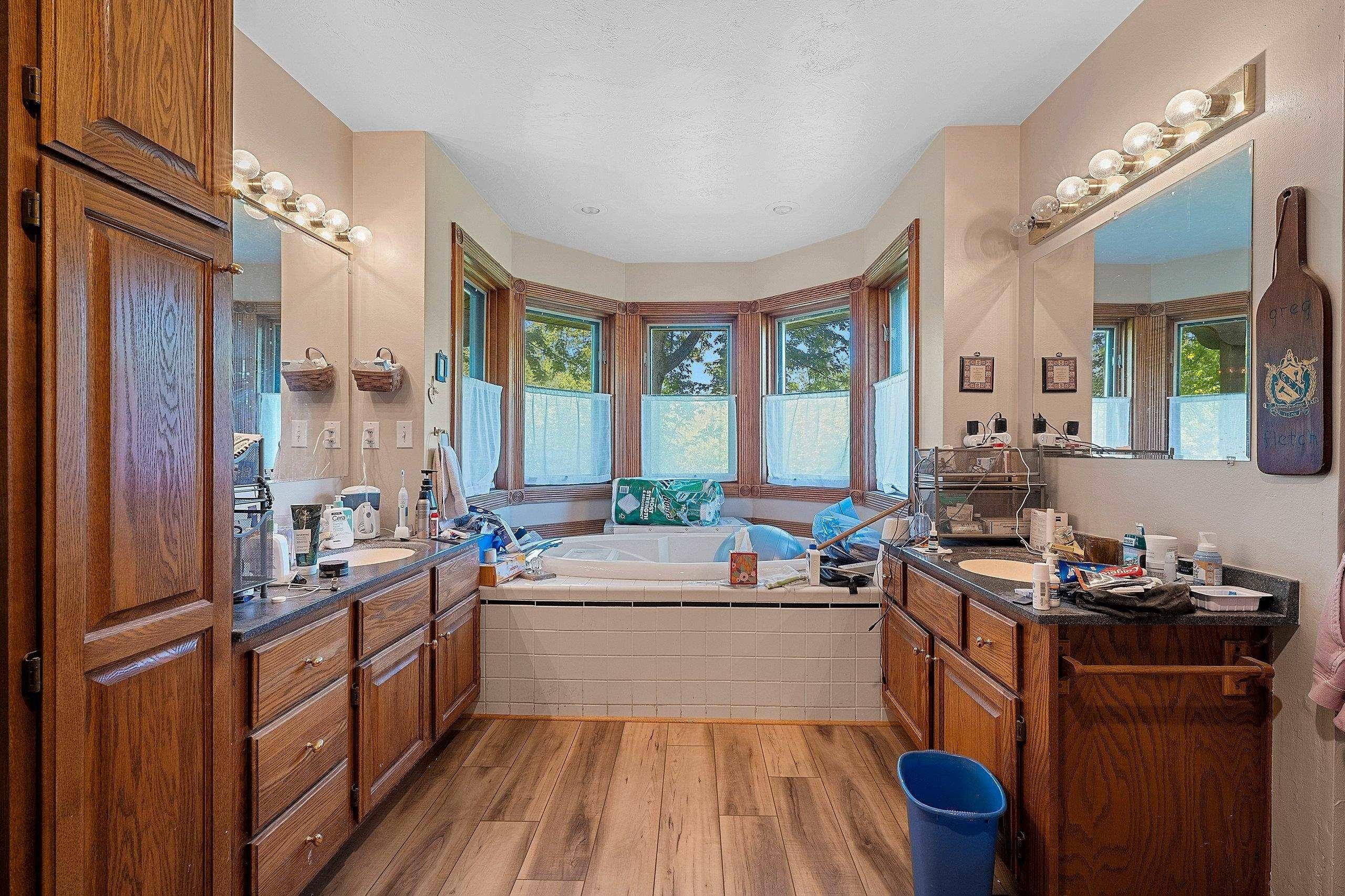 DE PERE, Wisconsin, 54115-9240, United States, 4 Bedrooms Bedrooms, ,4 BathroomsBathrooms,Residential,For Sale,2048017