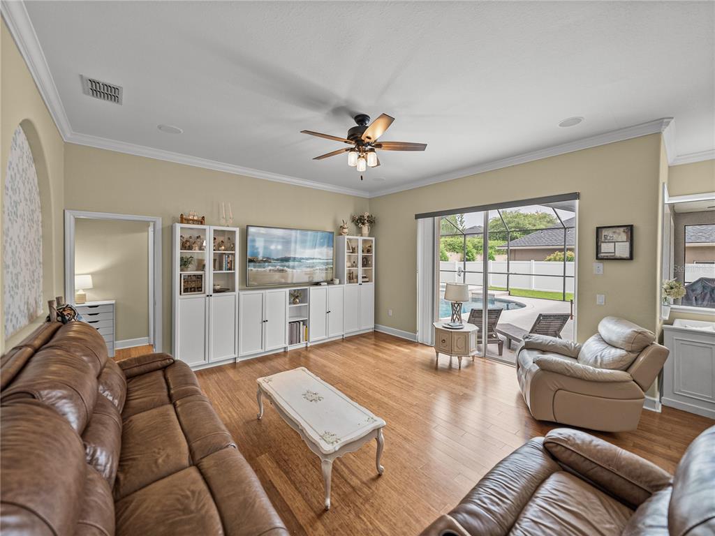 Lakeland, Florida, 33812, United States, 4 Bedrooms Bedrooms, ,3 BathroomsBathrooms,Residential,For Sale,1898596