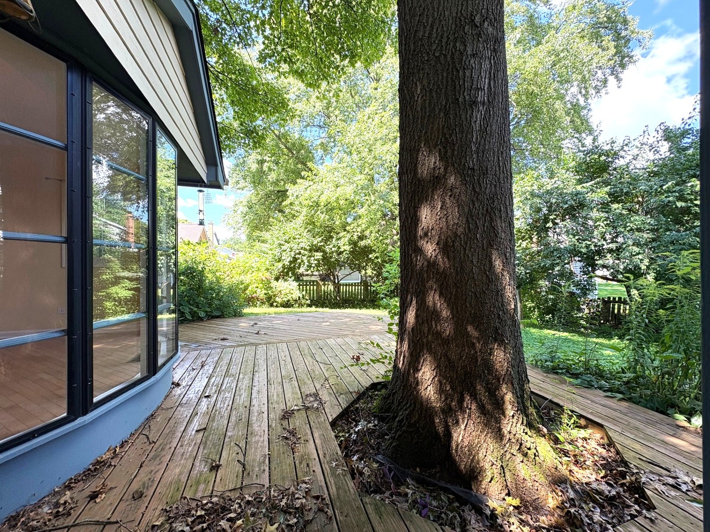 Naperville, Illinois, 60563, United States, 4 Bedrooms Bedrooms, ,3 BathroomsBathrooms,Residential,For Sale,1961191