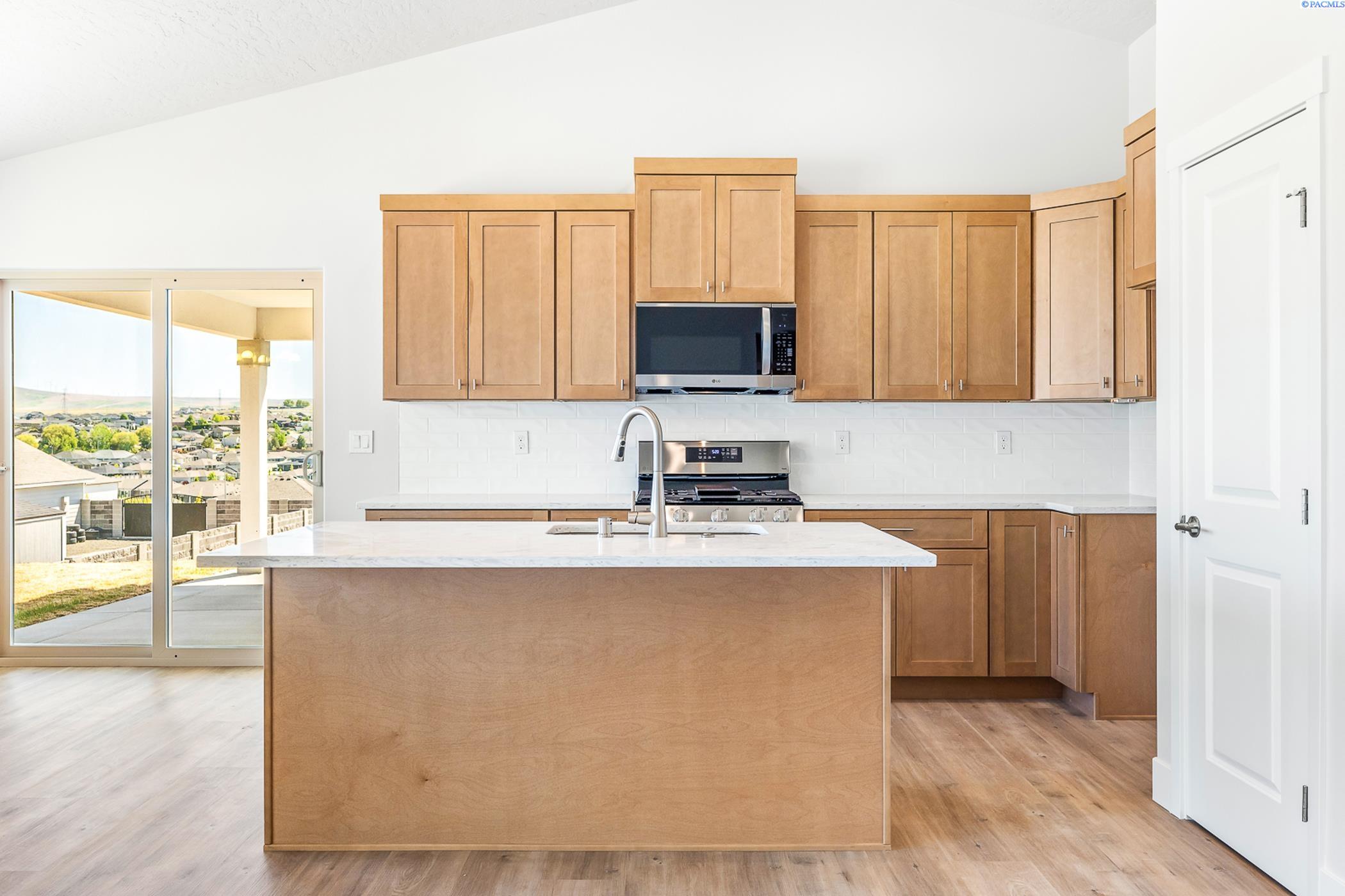 Kennewick, Washington, 99338, United States, 3 Bedrooms Bedrooms, ,1 BathroomBathrooms,Residential,For Sale,1803967