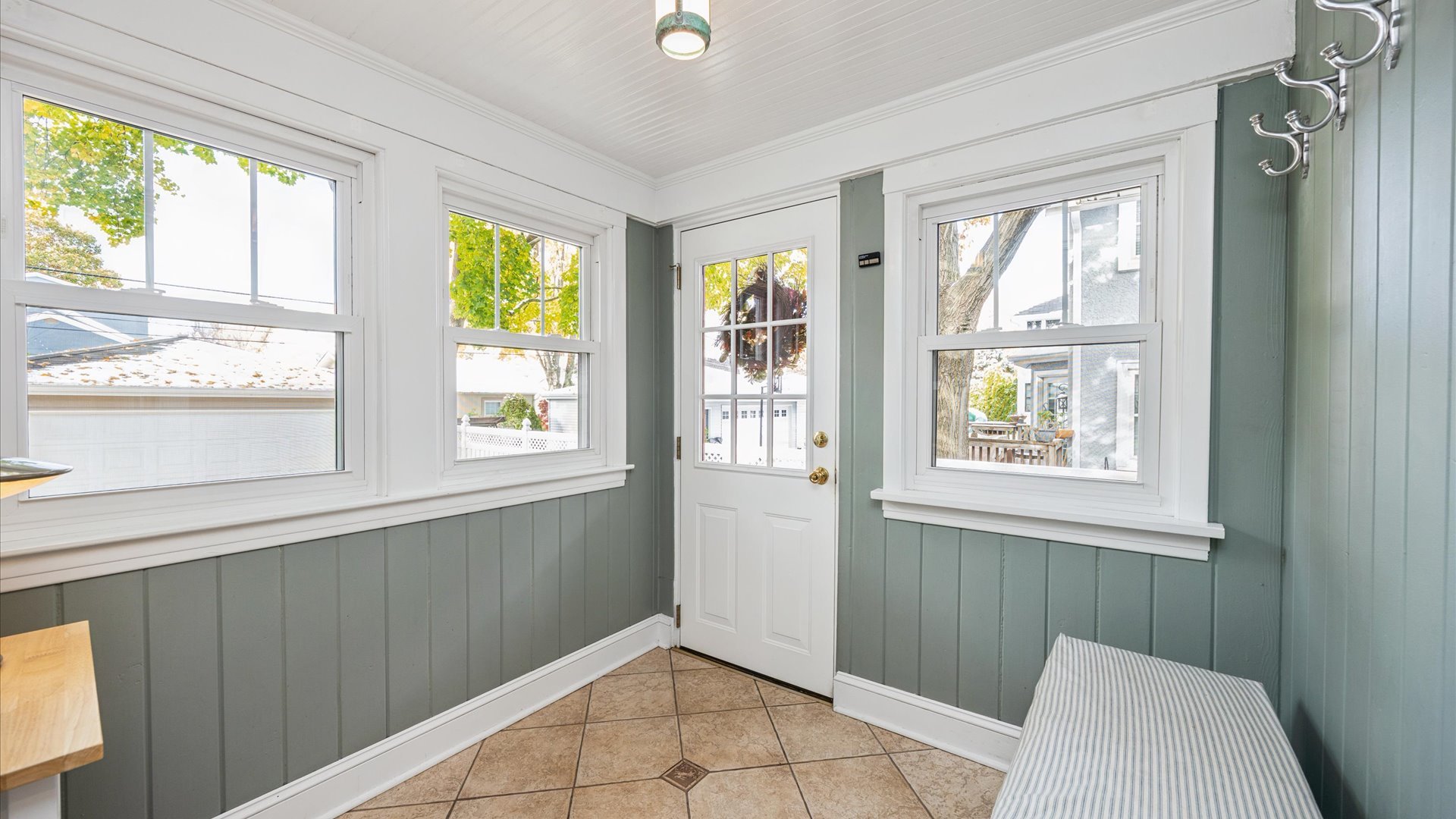 La Grange, Illinois, 60525, United States, 3 Bedrooms Bedrooms, ,3 BathroomsBathrooms,Residential,For Sale,1991059