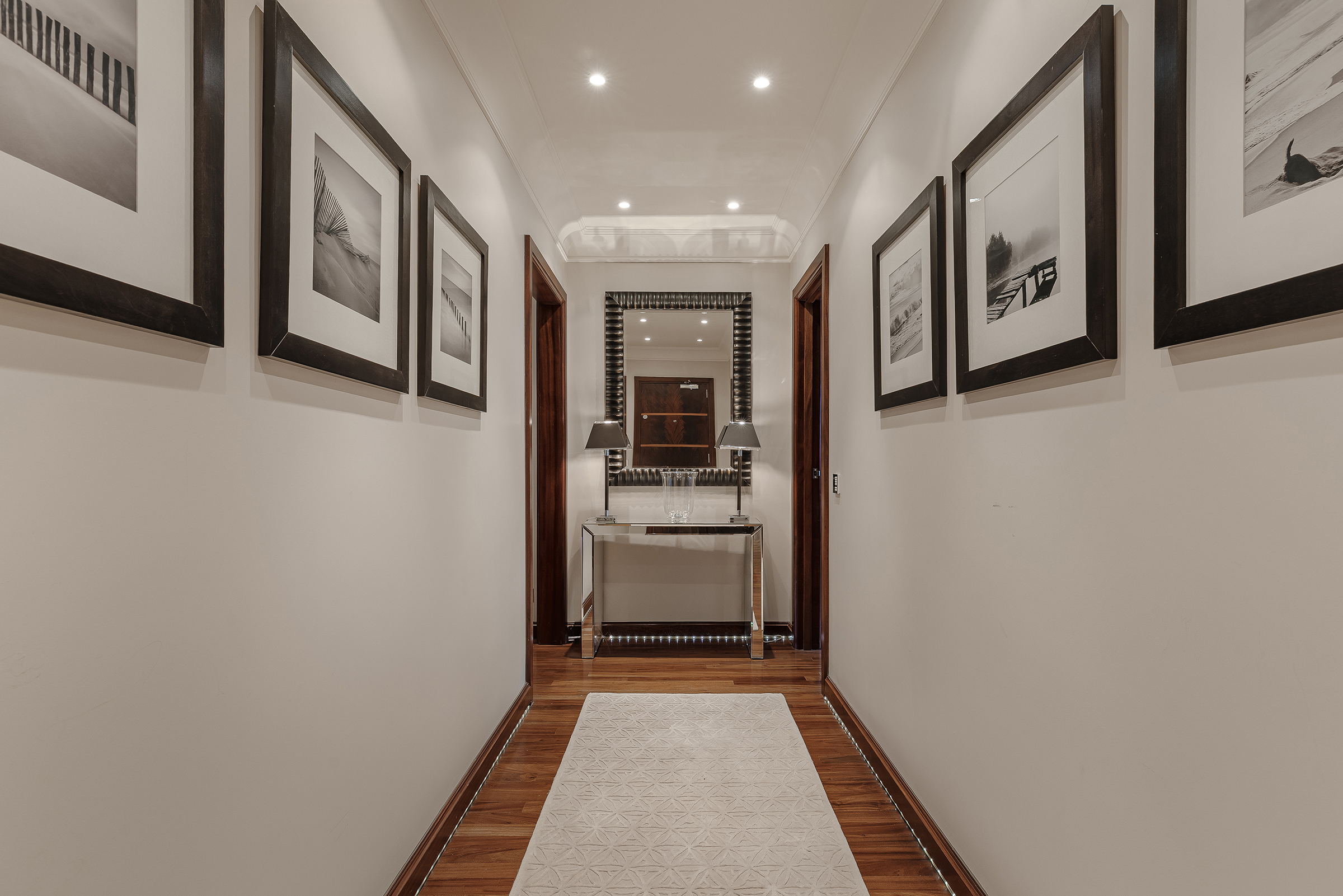  A Third-Floor Apartment with Two Balconies in a Sought-After Kensington Developm - 物件實景