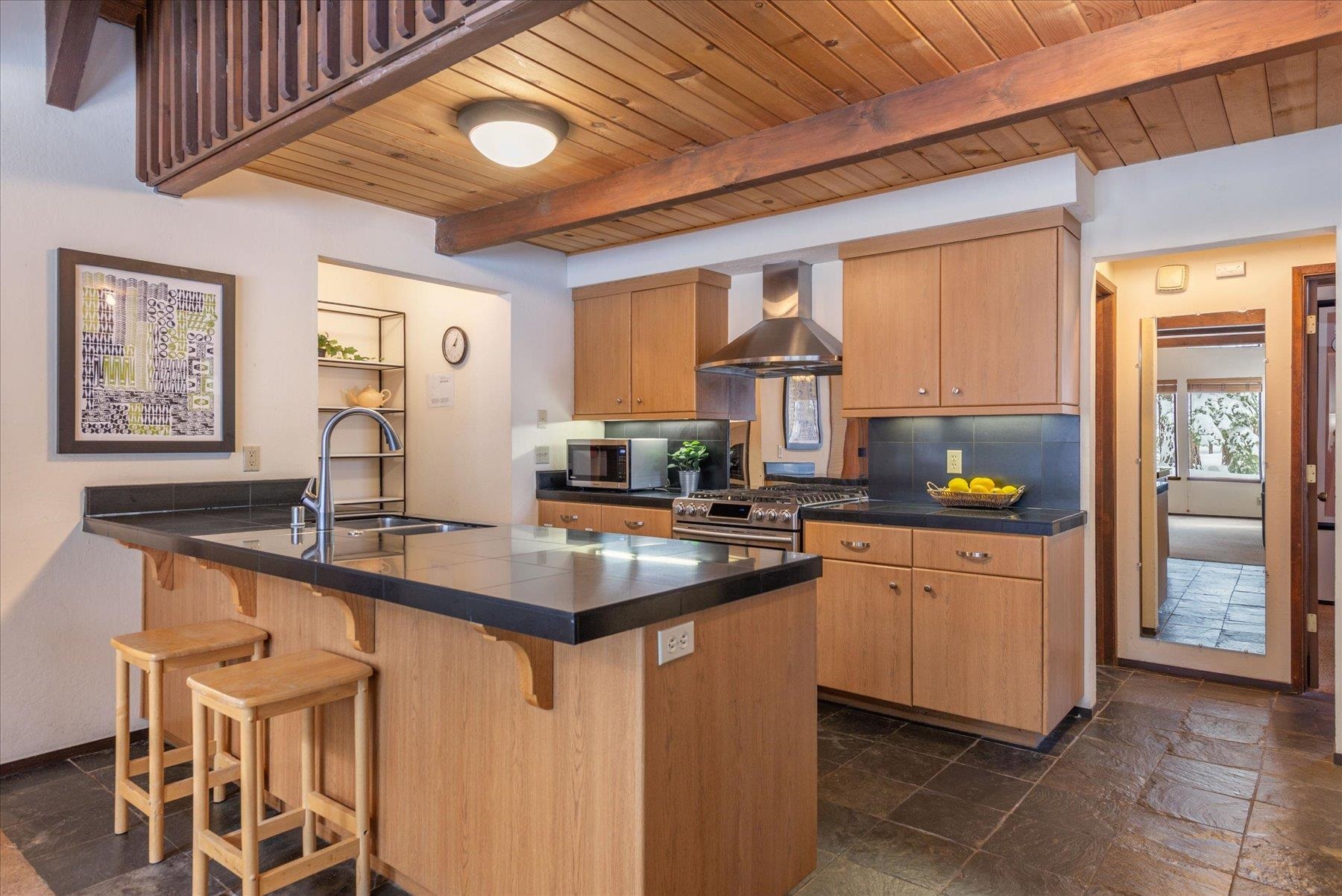 Truckee, California, 96161, United States, 3 Bedrooms Bedrooms, ,2 BathroomsBathrooms,Residential,For Sale,1761913