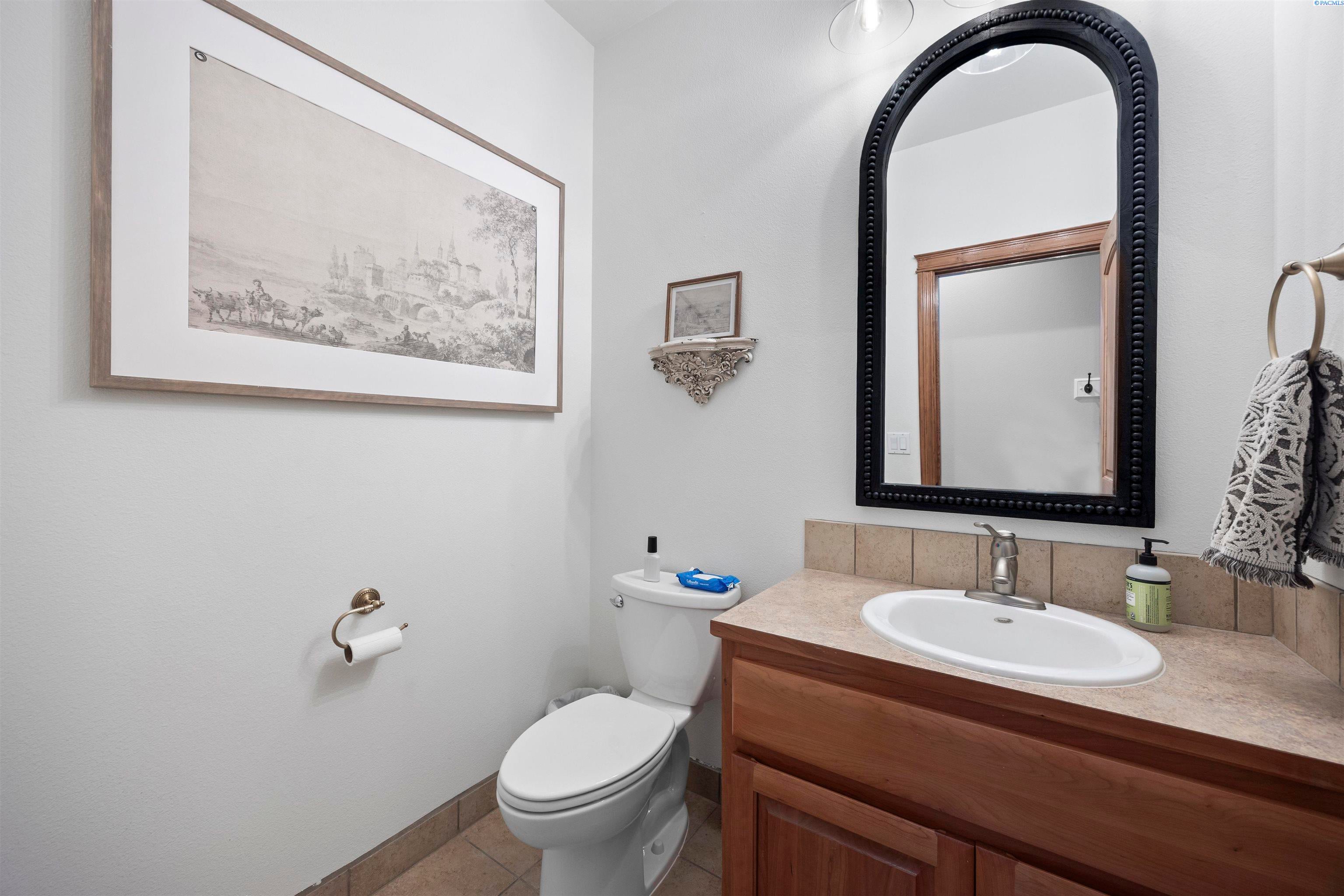 Pasco, Washington, 99301, United States, 4 Bedrooms Bedrooms, ,1 BathroomBathrooms,Residential,For Sale,2013794