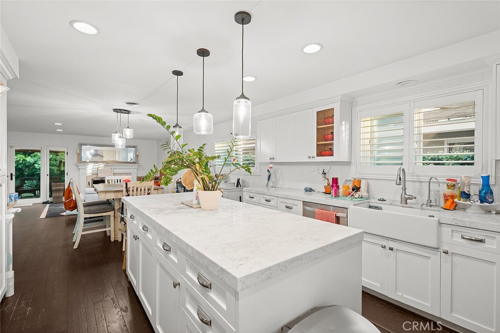 Long Beach, California, 90808, United States, 4 Bedrooms Bedrooms, ,2 BathroomsBathrooms,Residential,For Sale,1987796