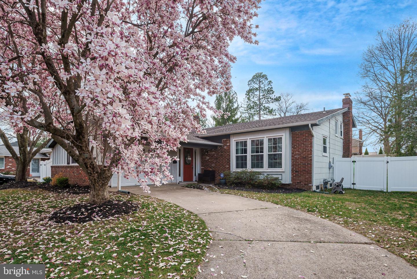 Mount Laurel, New Jersey, 08054, United States, 4 Bedrooms Bedrooms, ,3 BathroomsBathrooms,Residential,For Sale,1938947