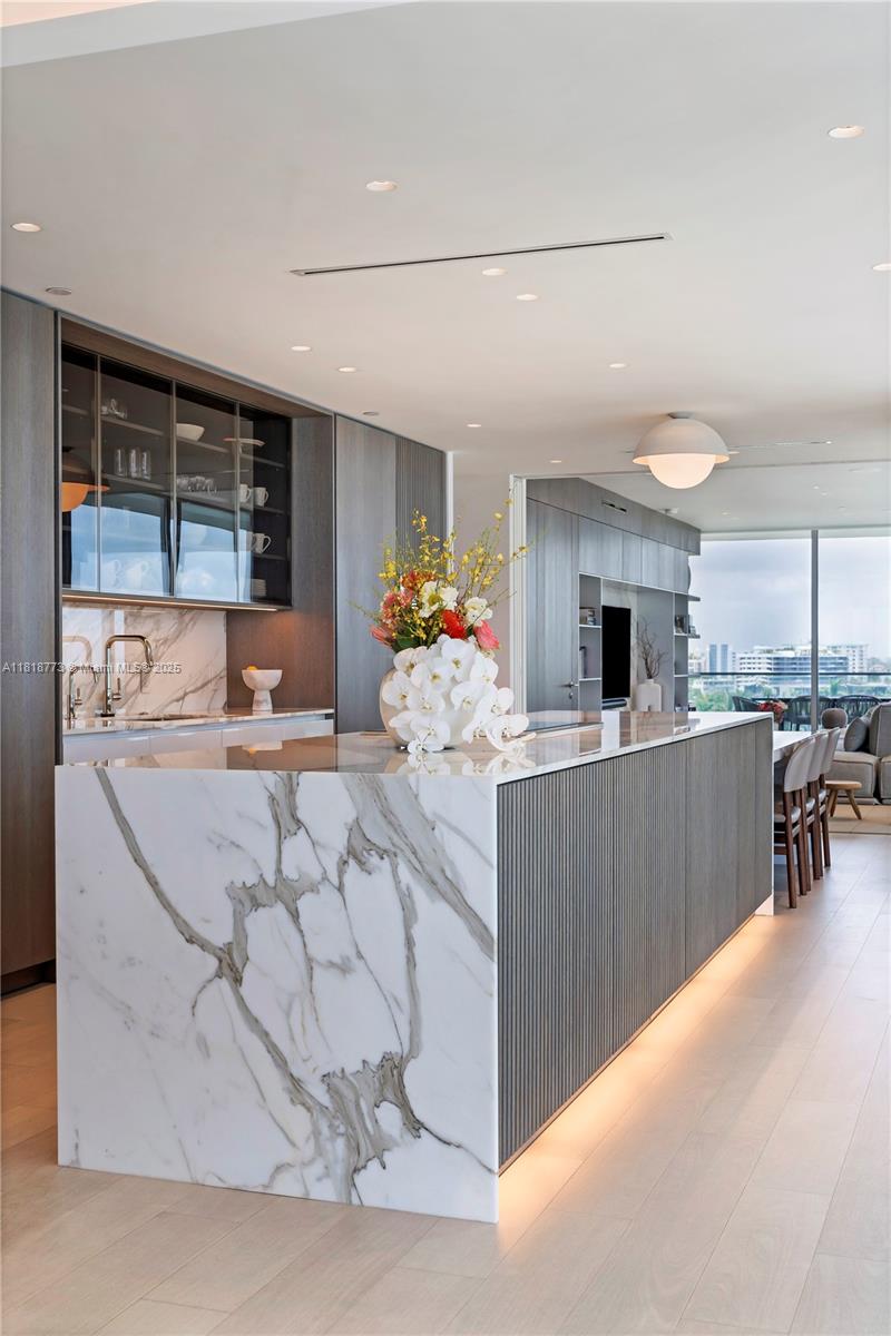 Bal Harbour, Florida, 33154, United States, 4 Bedrooms Bedrooms, ,4 BathroomsBathrooms,Residential,For Sale,1891515