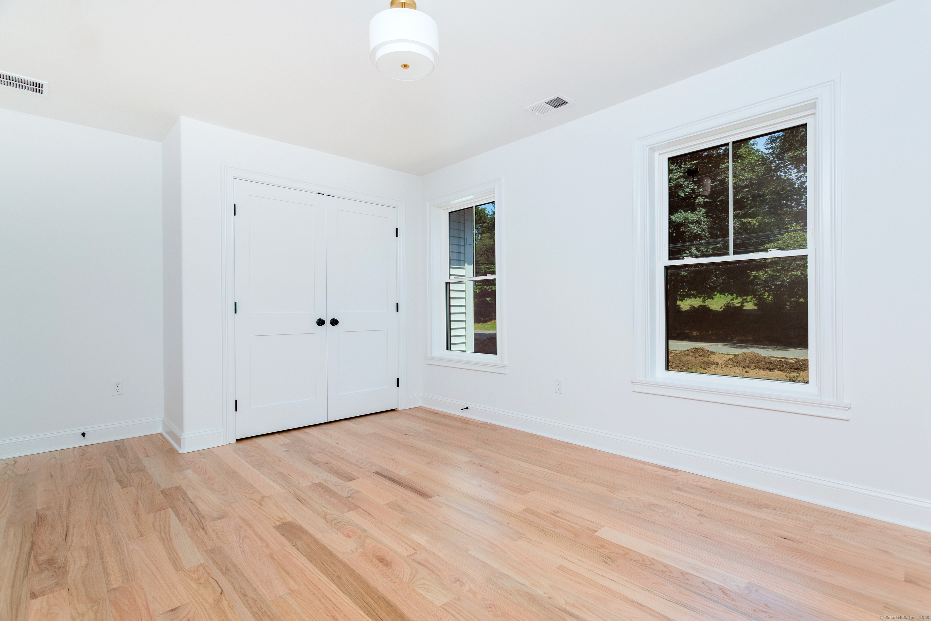 Stratford, Connecticut, 06614, United States, 4 Bedrooms Bedrooms, ,3 BathroomsBathrooms,Residential,For Sale,1987669