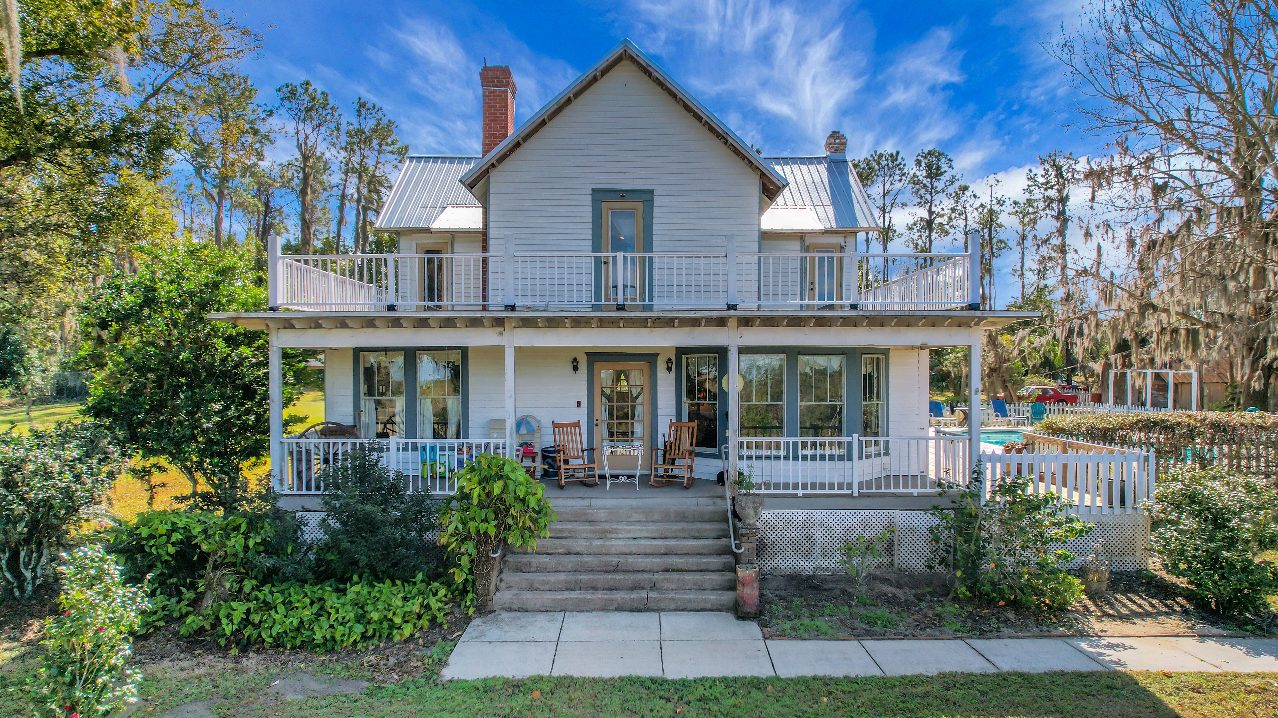 Yalaha, Florida, 34797, United States, 5 Bedrooms Bedrooms, ,4 BathroomsBathrooms,Residential,For Sale,1975837