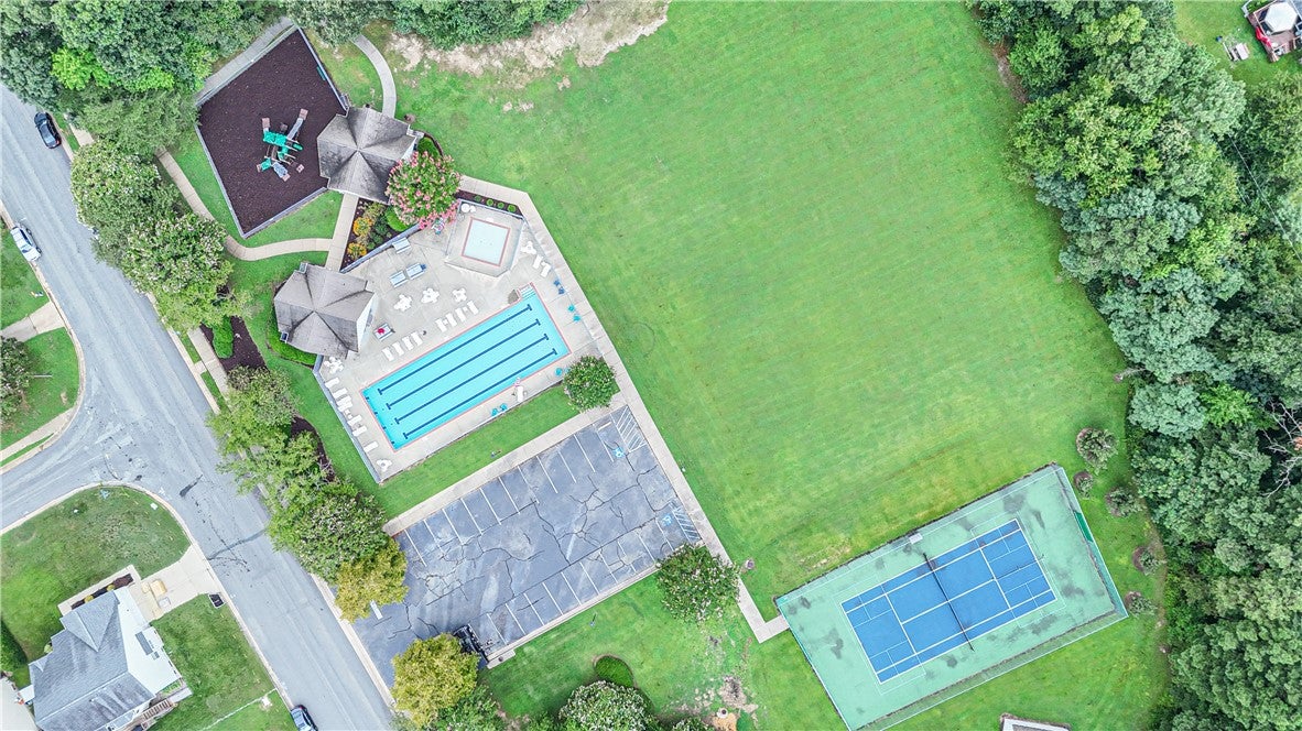 Williamsburg, Virginia, 23185, United States, 4 Bedrooms Bedrooms, ,3 BathroomsBathrooms,Residential,For Sale,1901513