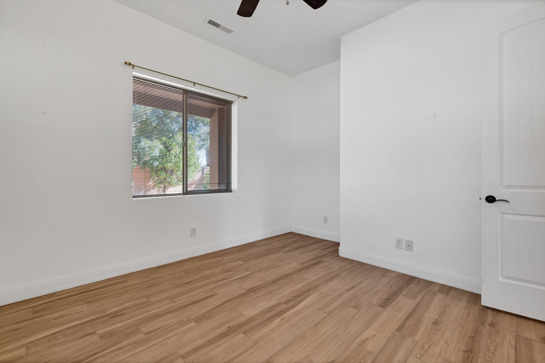  Indoor-Outdoor Living With Privacy, Space & Style In Washington Fields - 物件實景