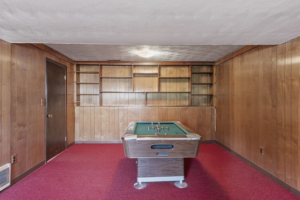 Peabody, Massachusetts, 01960, United States, 4 Bedrooms Bedrooms, ,2 BathroomsBathrooms,Residential,For Sale,1939511