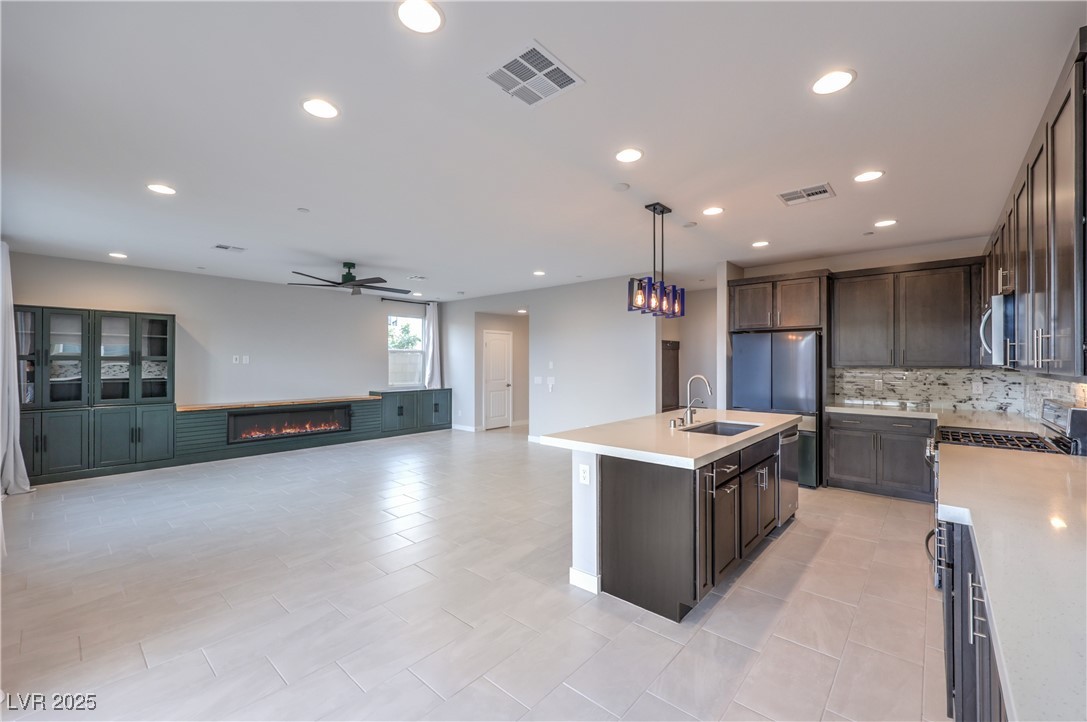 Las Vegas, Nevada, 89166, United States, 3 Bedrooms Bedrooms, ,3 BathroomsBathrooms,Residential,For Sale,1966892